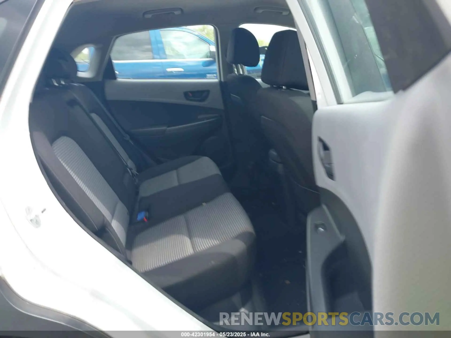 8 fotografías del automóvil dañado KM8K1CAA8LU443892 HYUNDAI KONA 2020