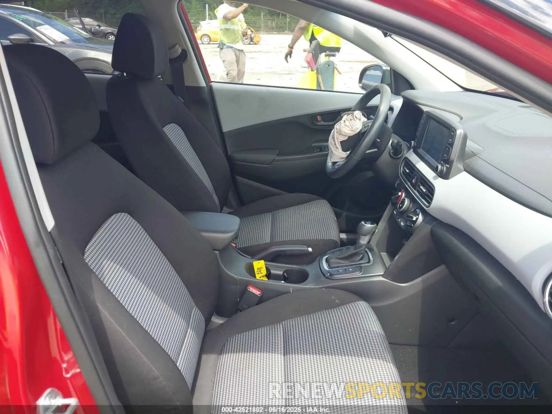5 fotografías del automóvil dañado KM8K22AA1LU582222 HYUNDAI KONA 2020