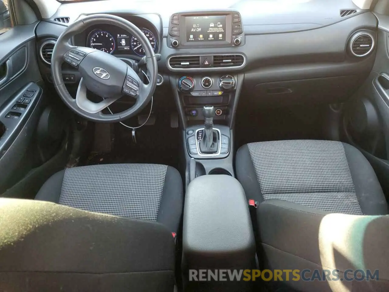 8 fotografías del automóvil dañado KM8K22AA3LU475852 HYUNDAI KONA 2020