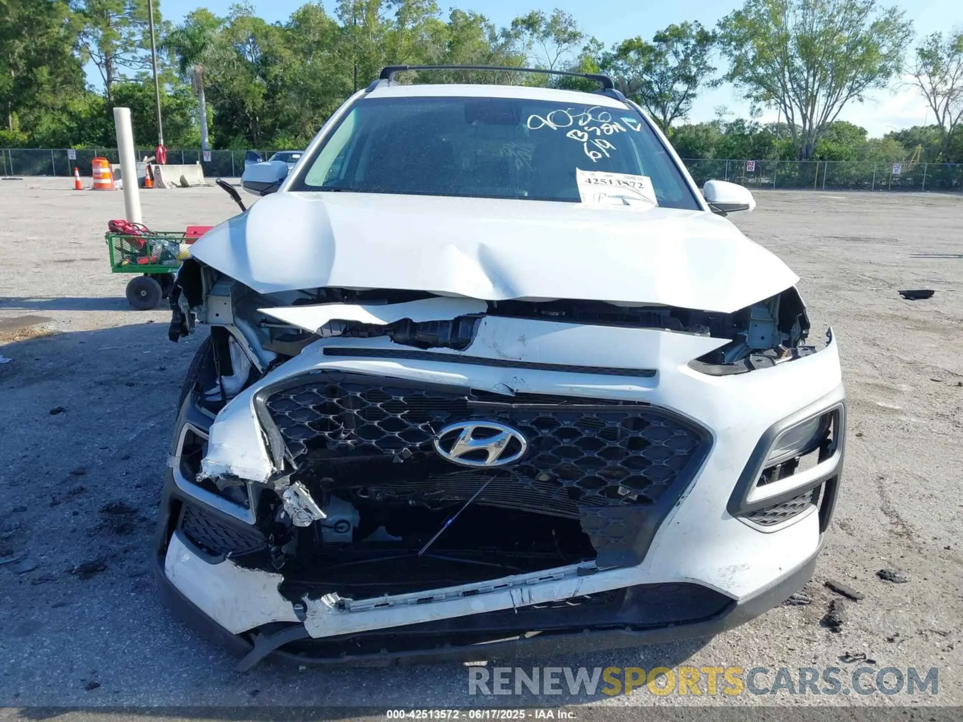 12 fotografías del automóvil dañado KM8K22AA6LU509086 HYUNDAI KONA 2020