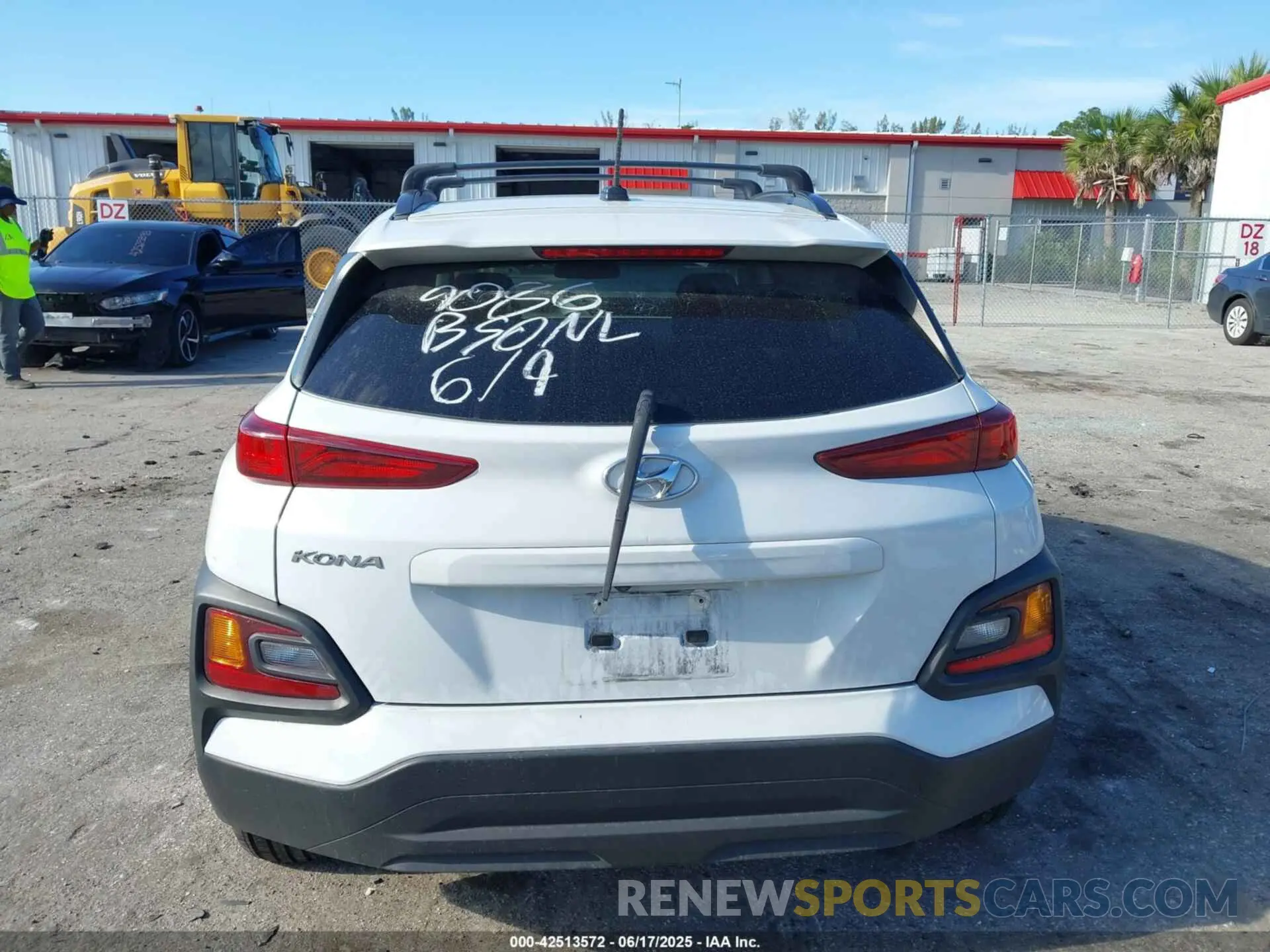 16 fotografías del automóvil dañado KM8K22AA6LU509086 HYUNDAI KONA 2020