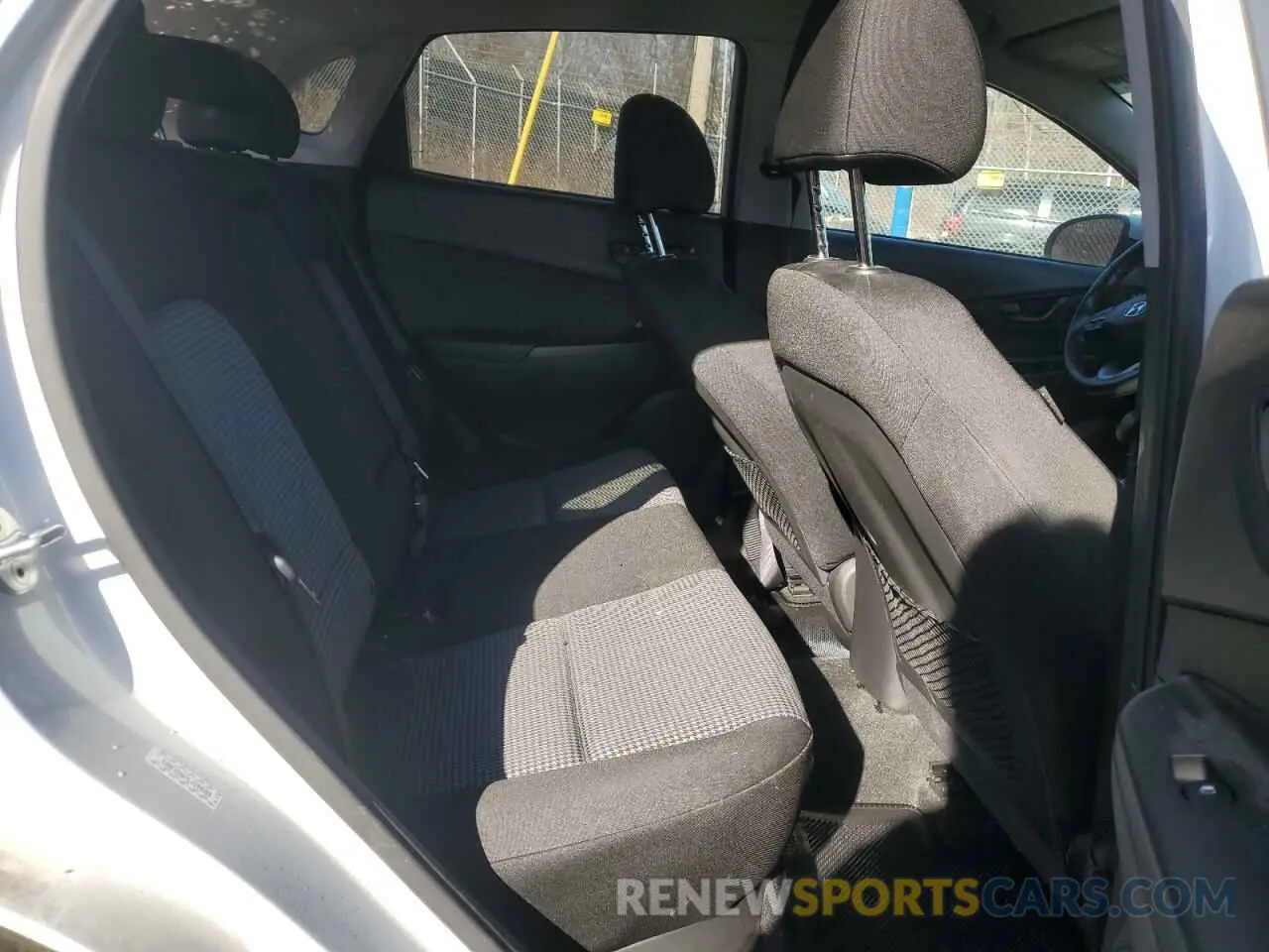 11 fotografías del automóvil dañado KM8K22AA7LU399259 HYUNDAI KONA 2020