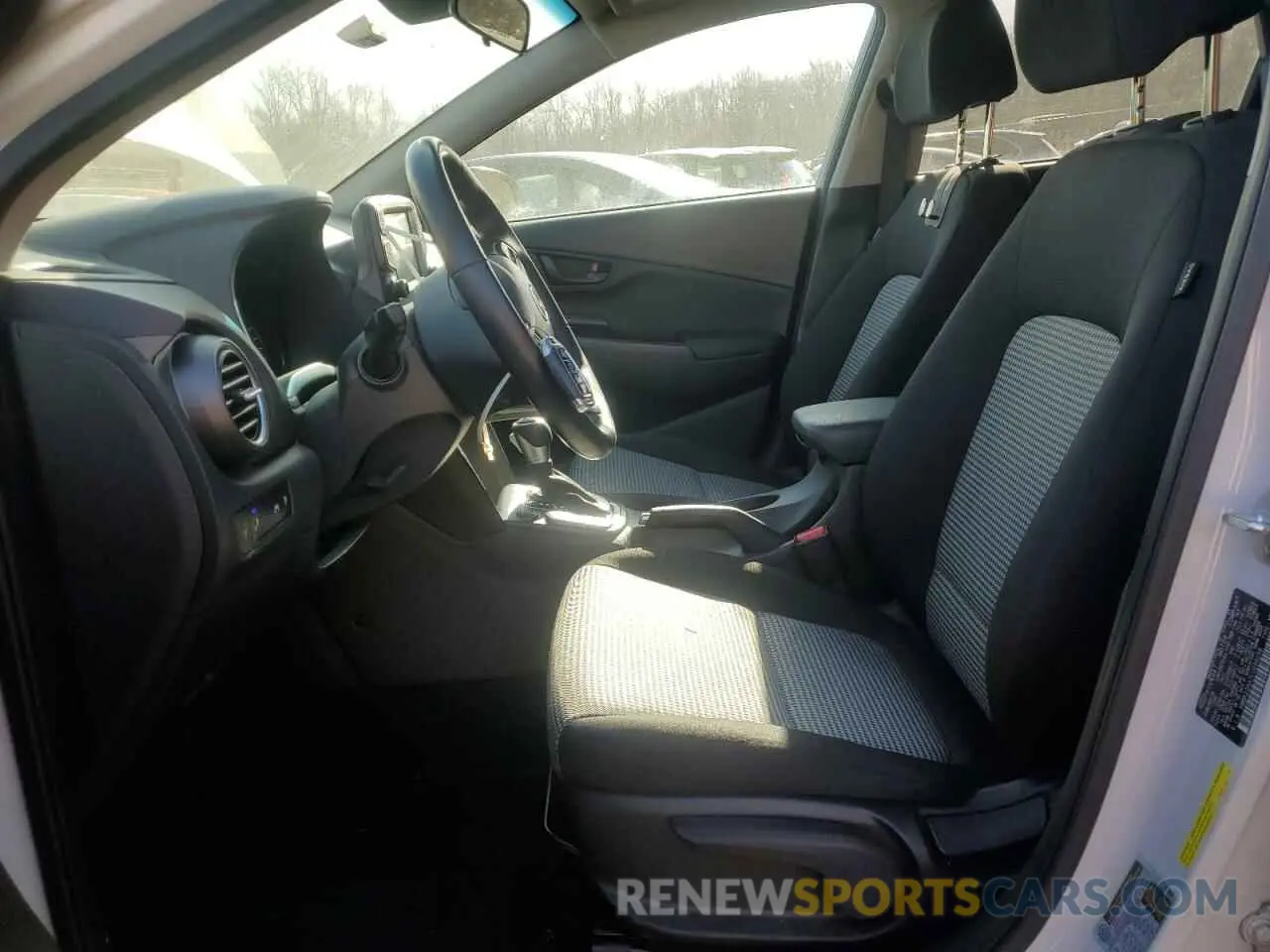 7 fotografías del automóvil dañado KM8K22AA7LU399259 HYUNDAI KONA 2020