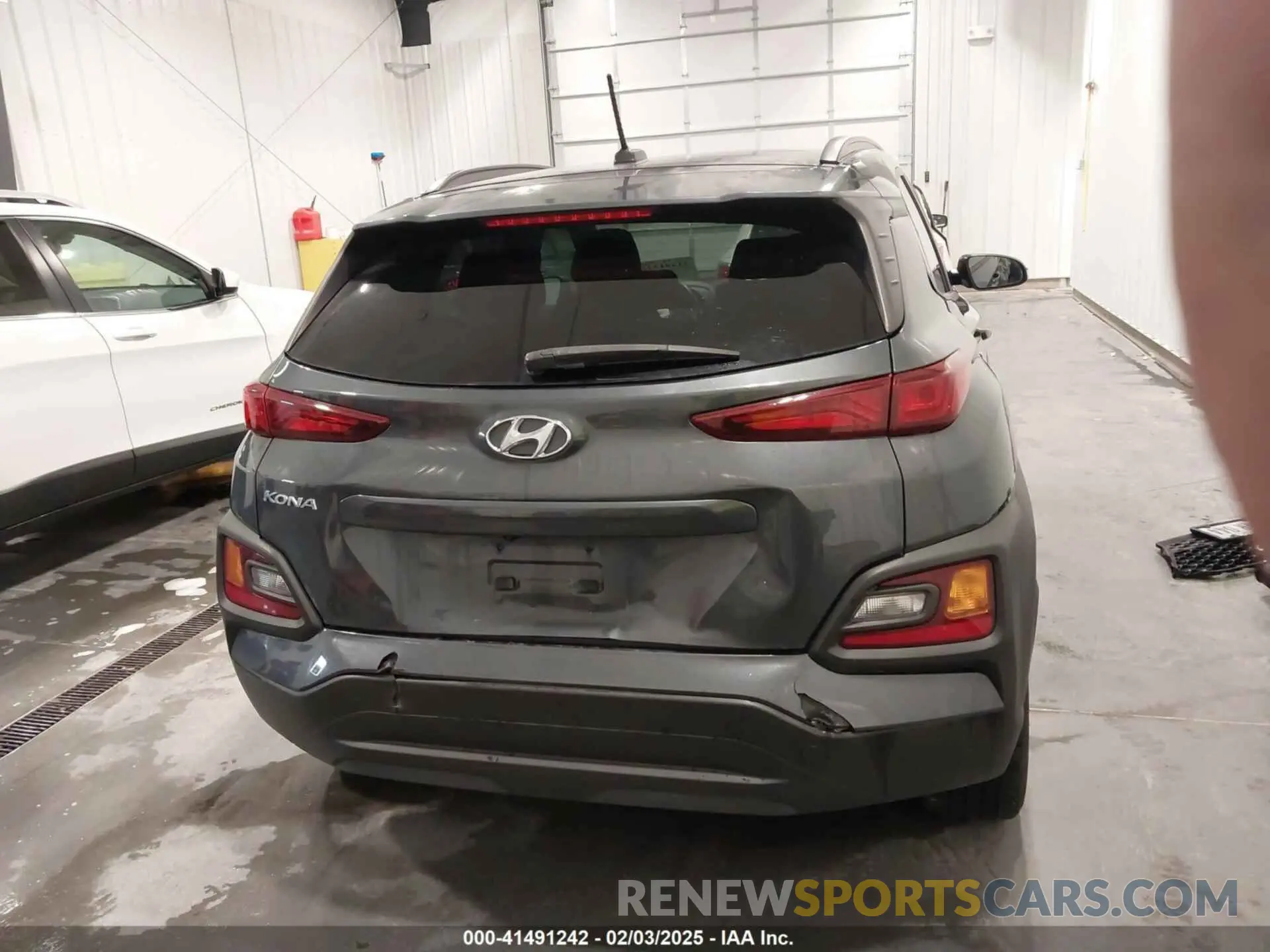 17 fotografías del automóvil dañado KM8K22AA7LU515074 HYUNDAI KONA 2020