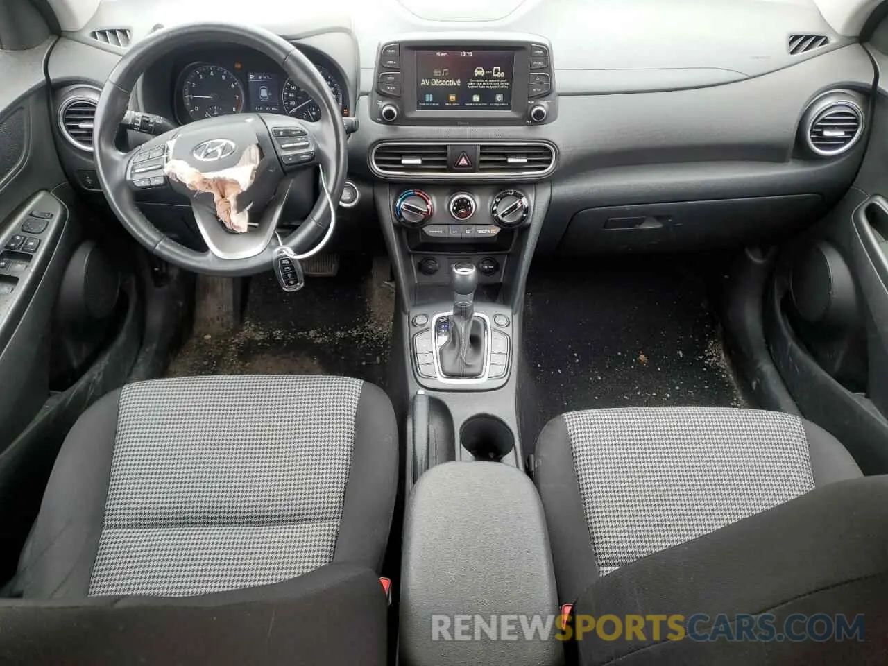 8 fotografías del automóvil dañado KM8K2CAA0LU421690 HYUNDAI KONA 2020