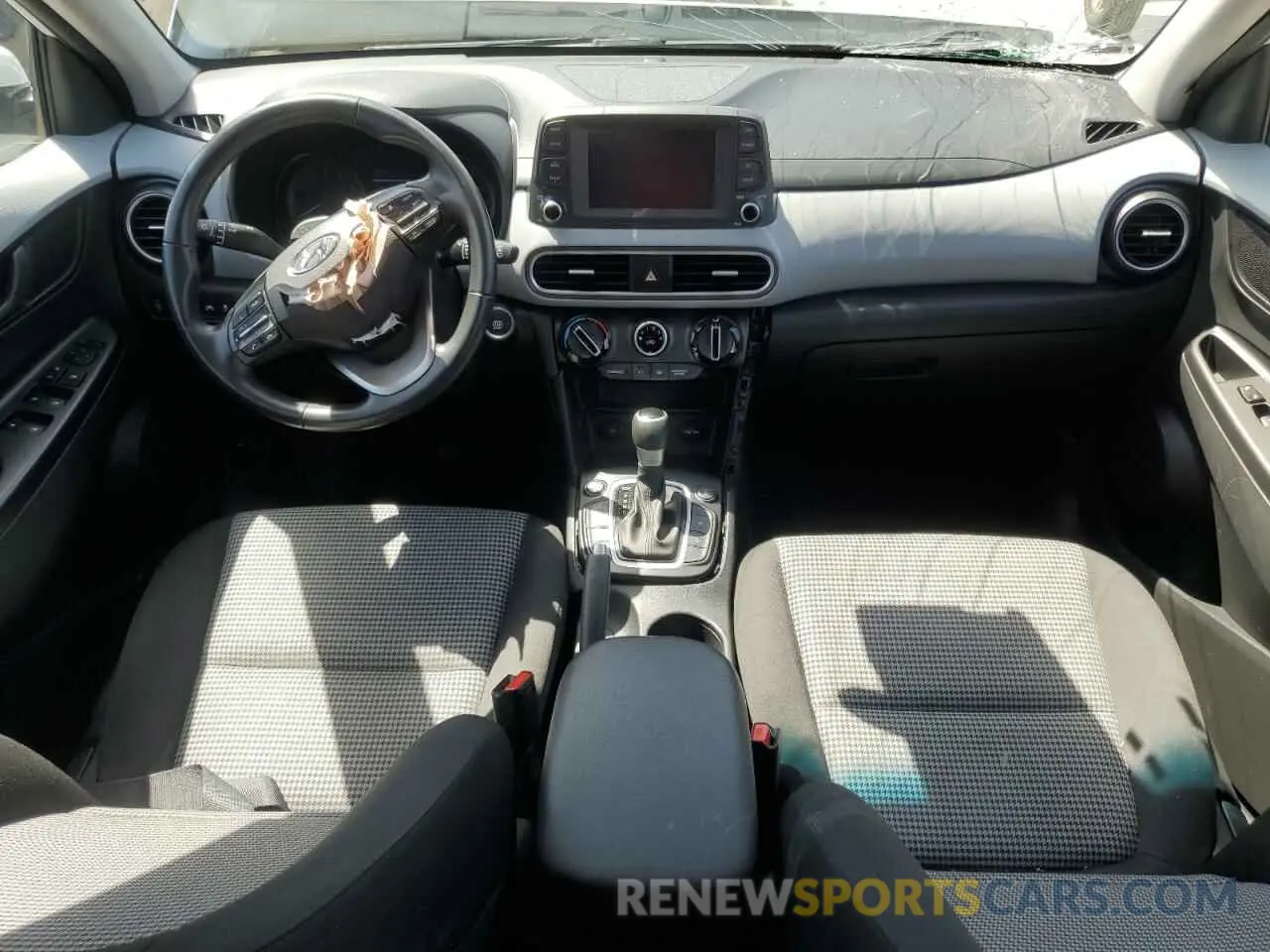 8 fotografías del automóvil dañado KM8K2CAA1LU576006 HYUNDAI KONA 2020