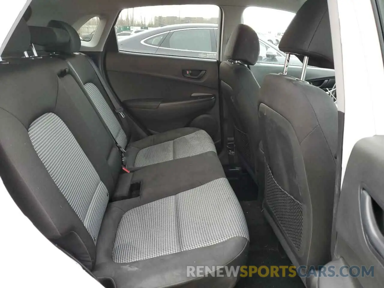 11 fotografías del automóvil dañado KM8K2CAA1LU591637 HYUNDAI KONA 2020