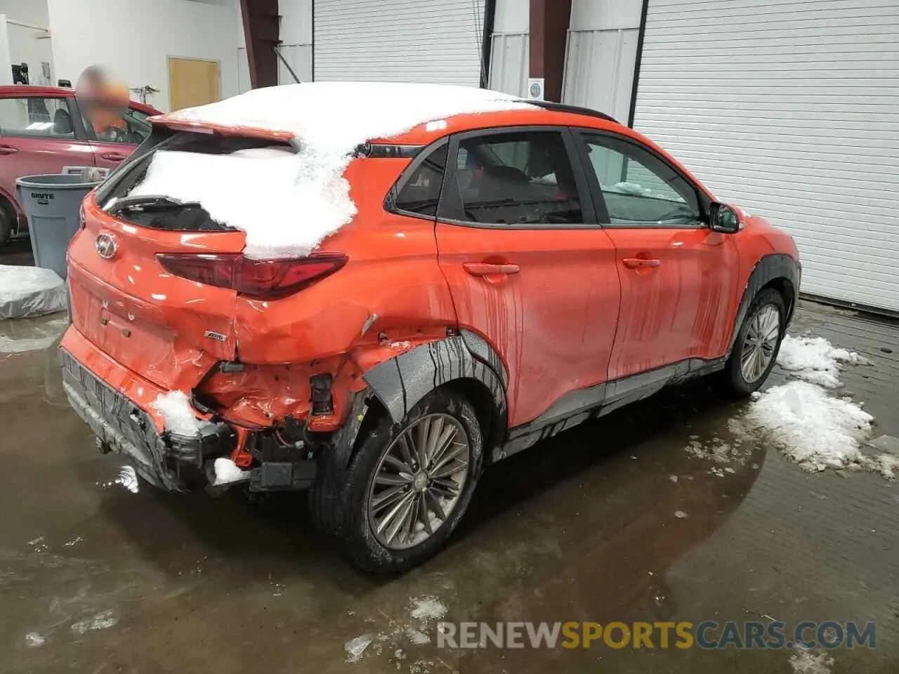 3 fotografías del automóvil dañado KM8K2CAA2LU588083 HYUNDAI KONA 2020