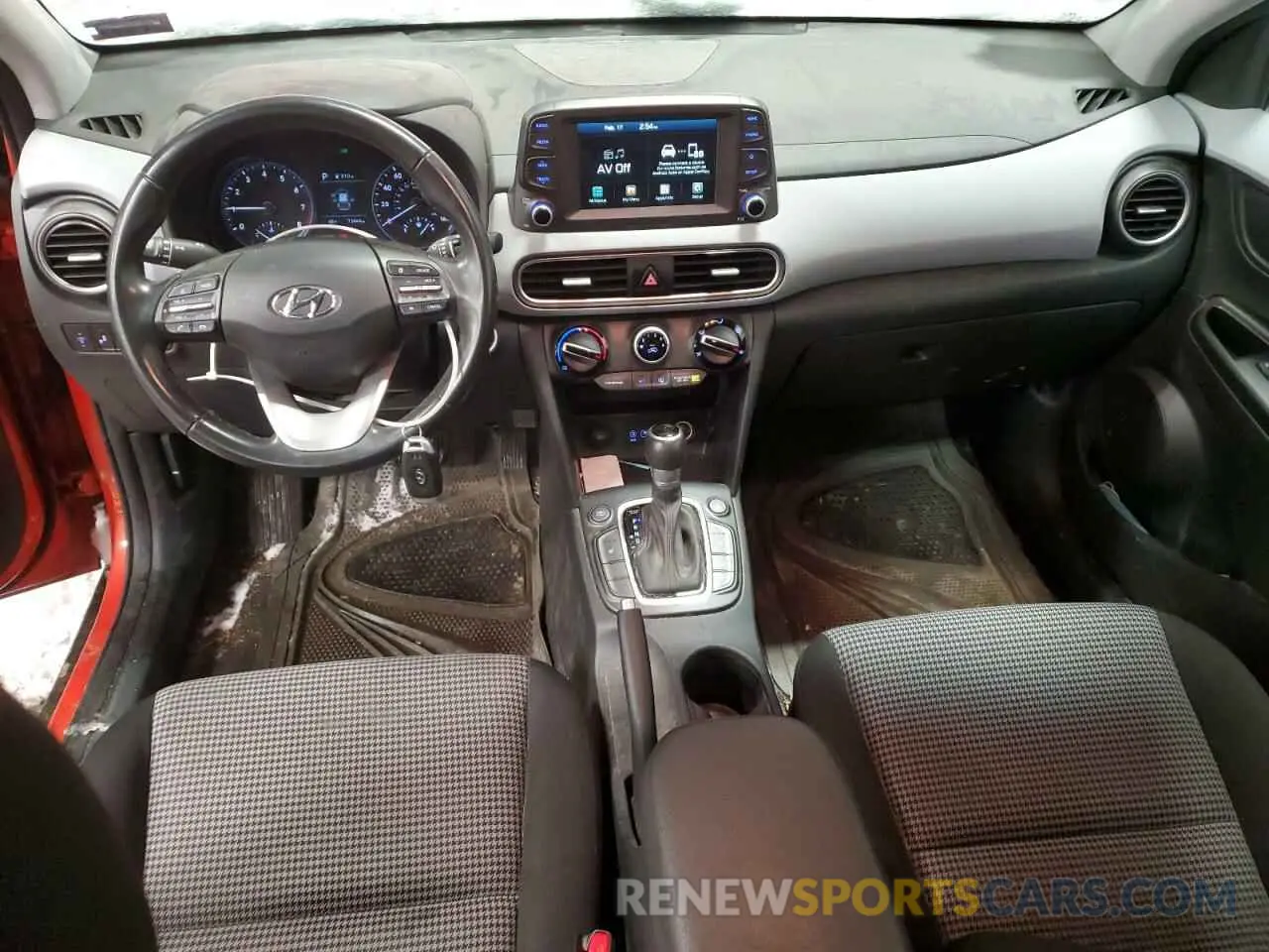 8 fotografías del automóvil dañado KM8K2CAA2LU588083 HYUNDAI KONA 2020
