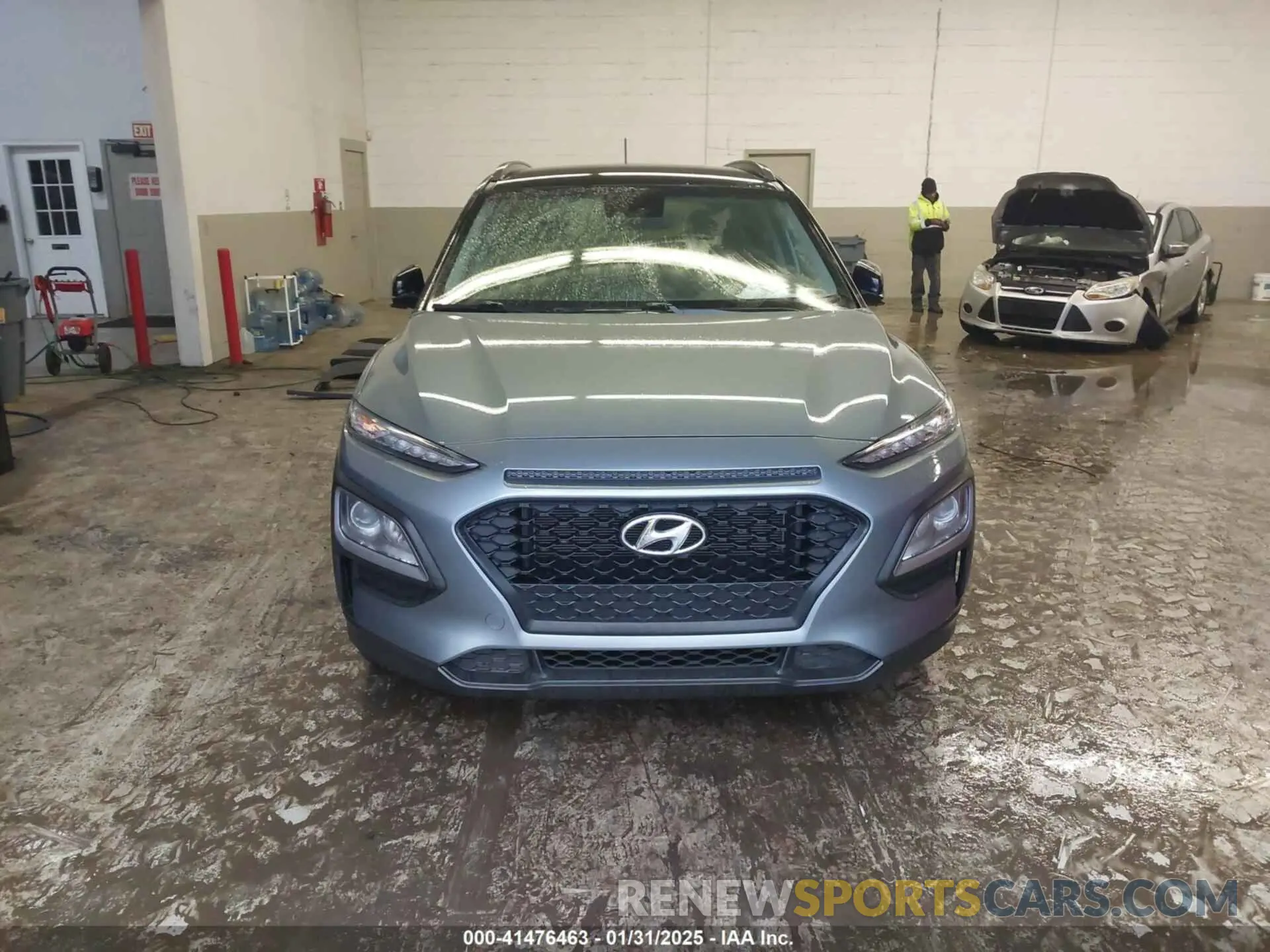 13 fotografías del automóvil dañado KM8K2CAA3LU402888 HYUNDAI KONA 2020