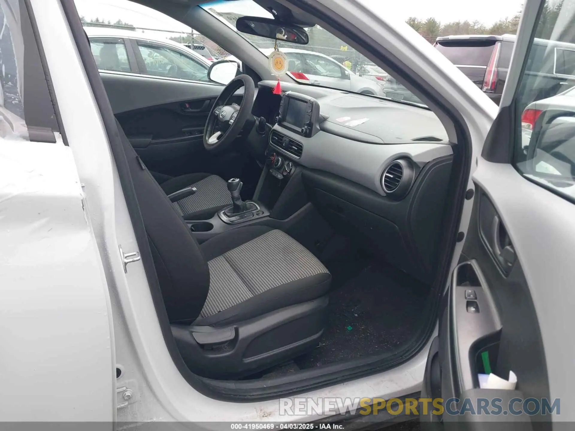 5 fotografías del automóvil dañado KM8K2CAA4LU498367 HYUNDAI KONA 2020