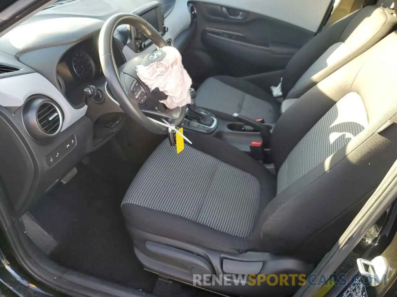 7 fotografías del automóvil dañado KM8K2CAA6LU470232 HYUNDAI KONA 2020