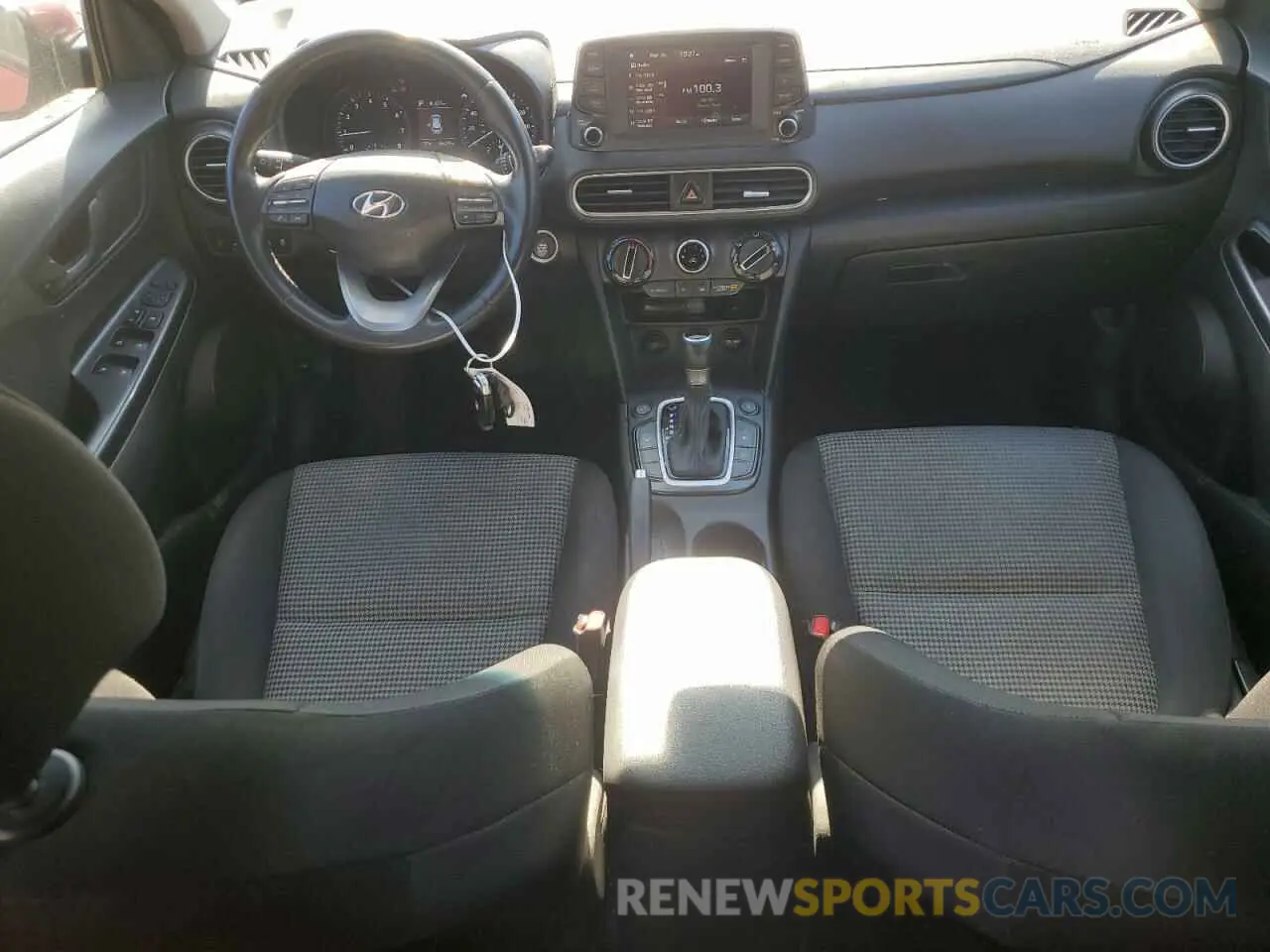 8 fotografías del automóvil dañado KM8K2CAA7LU555628 HYUNDAI KONA 2020