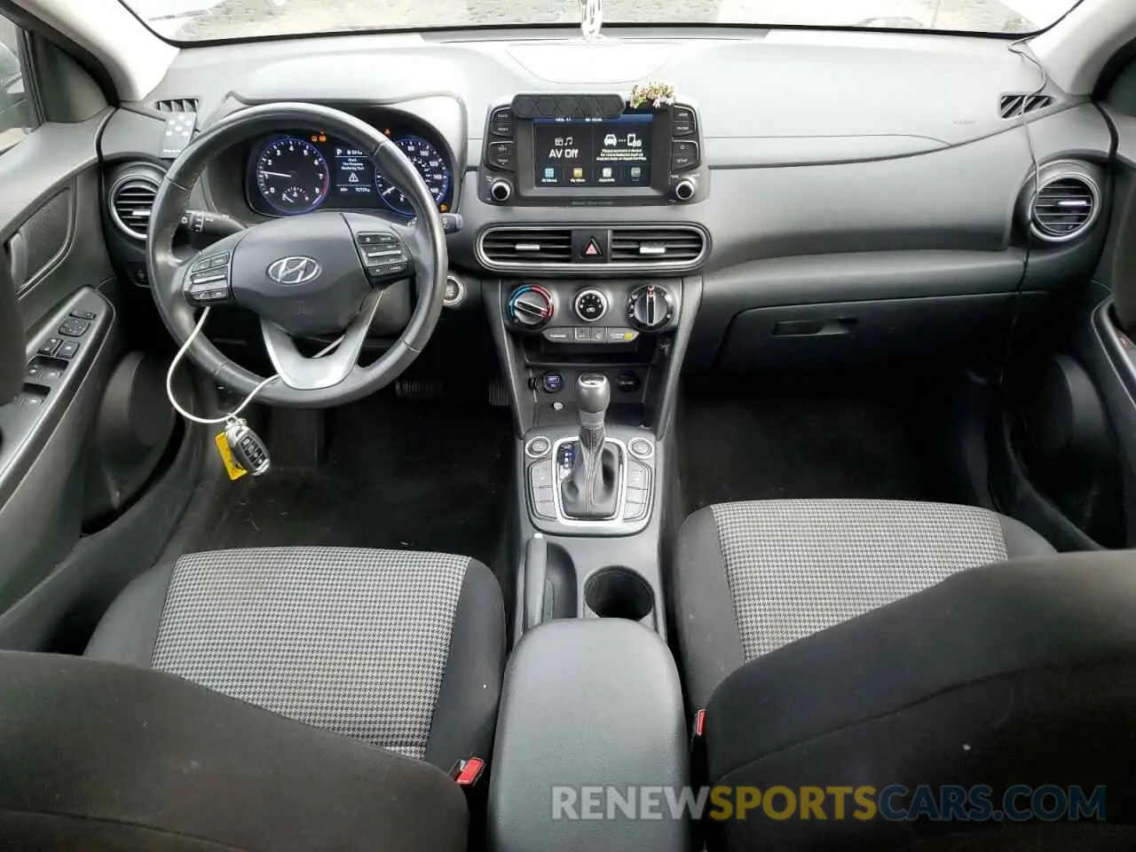 8 fotografías del automóvil dañado KM8K2CAA7LU564829 HYUNDAI KONA 2020