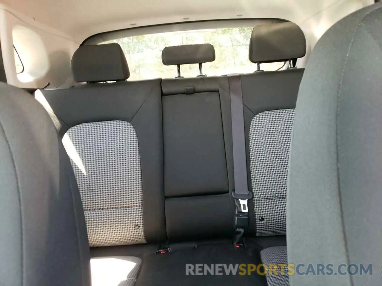 10 fotografías del automóvil dañado KM8K2CAA8LU475853 HYUNDAI KONA 2020