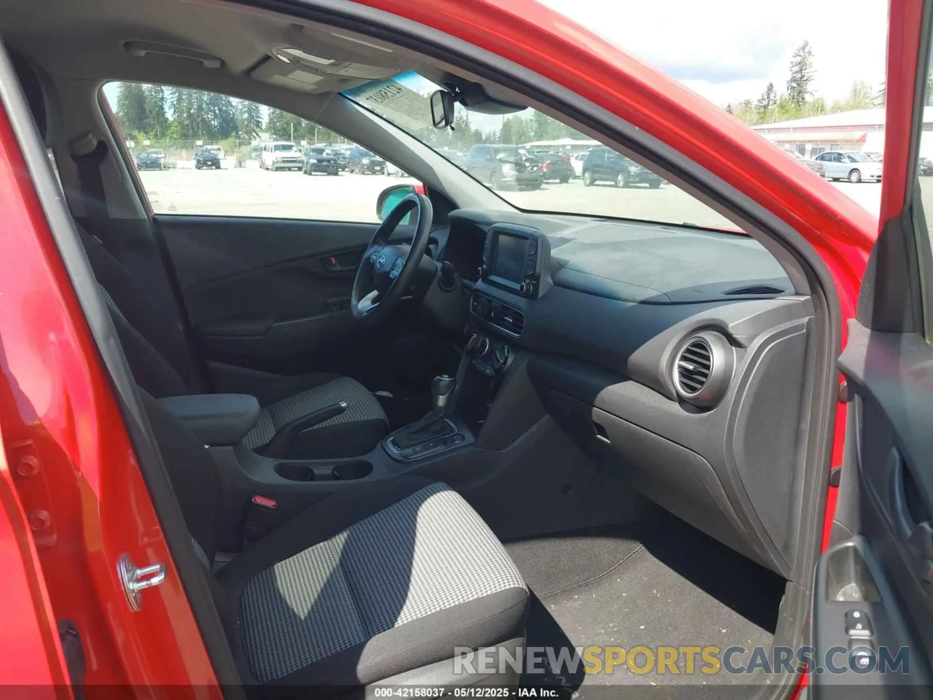 5 fotografías del automóvil dañado KM8K2CAA9LU398443 HYUNDAI KONA 2020