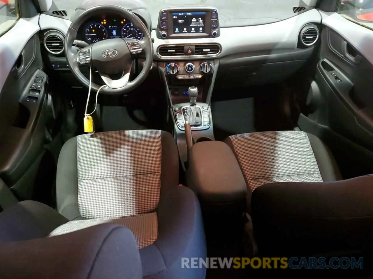 8 fotografías del automóvil dañado KM8K2CAA9LU558871 HYUNDAI KONA 2020