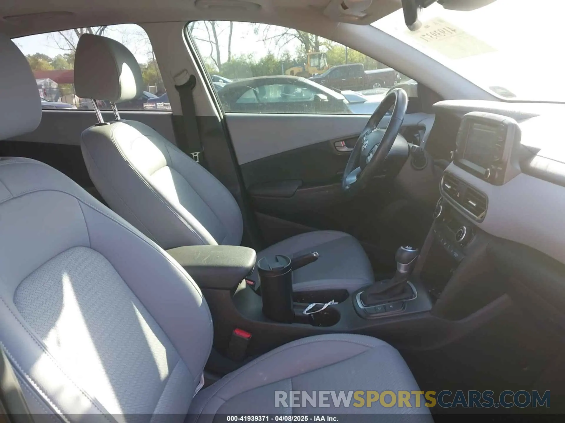 5 fotografías del automóvil dañado KM8K33A53LU564746 HYUNDAI KONA 2020