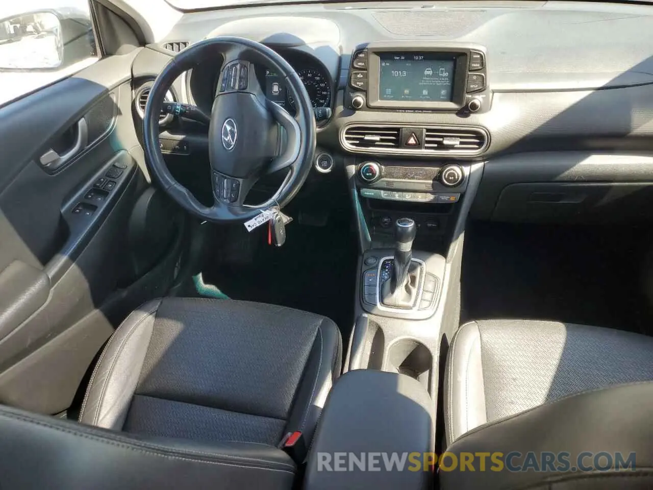 8 fotografías del automóvil dañado KM8K33A5XLU410194 HYUNDAI KONA 2020