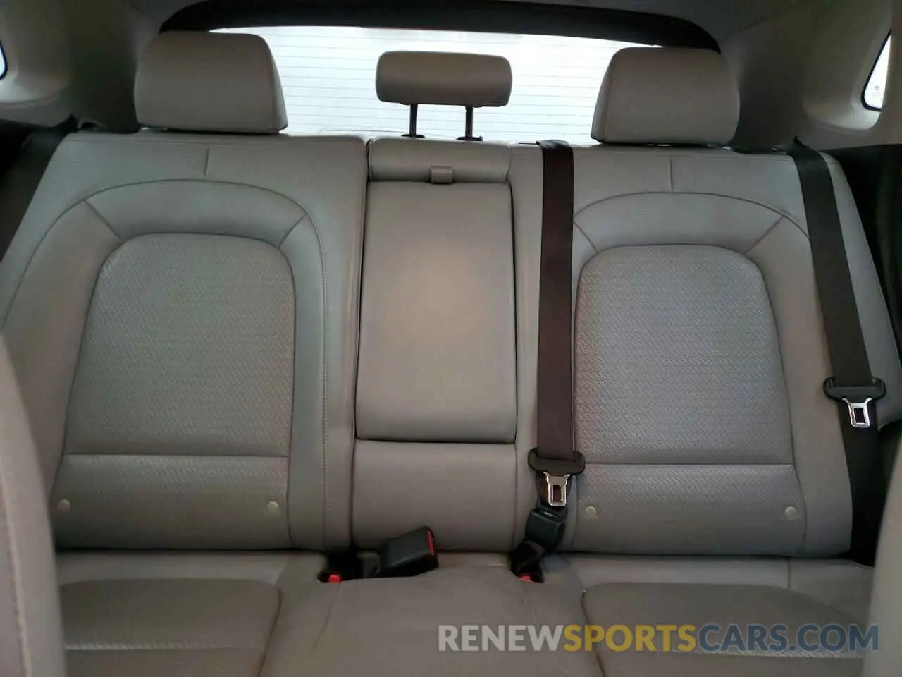 10 fotografías del automóvil dañado KM8K3CA50LU407160 HYUNDAI KONA 2020