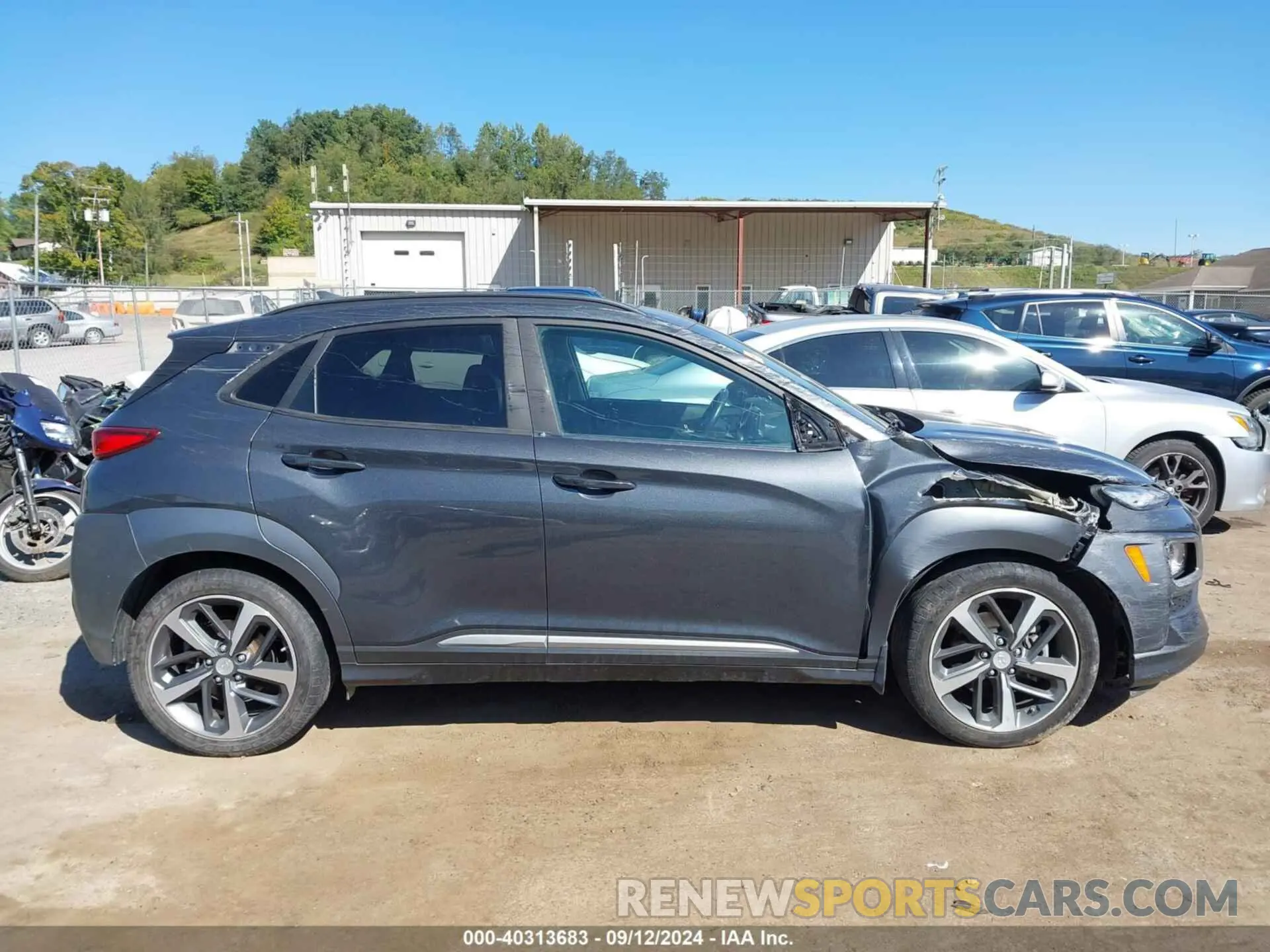 14 fotografías del automóvil dañado KM8K3CA52LU486346 HYUNDAI KONA 2020
