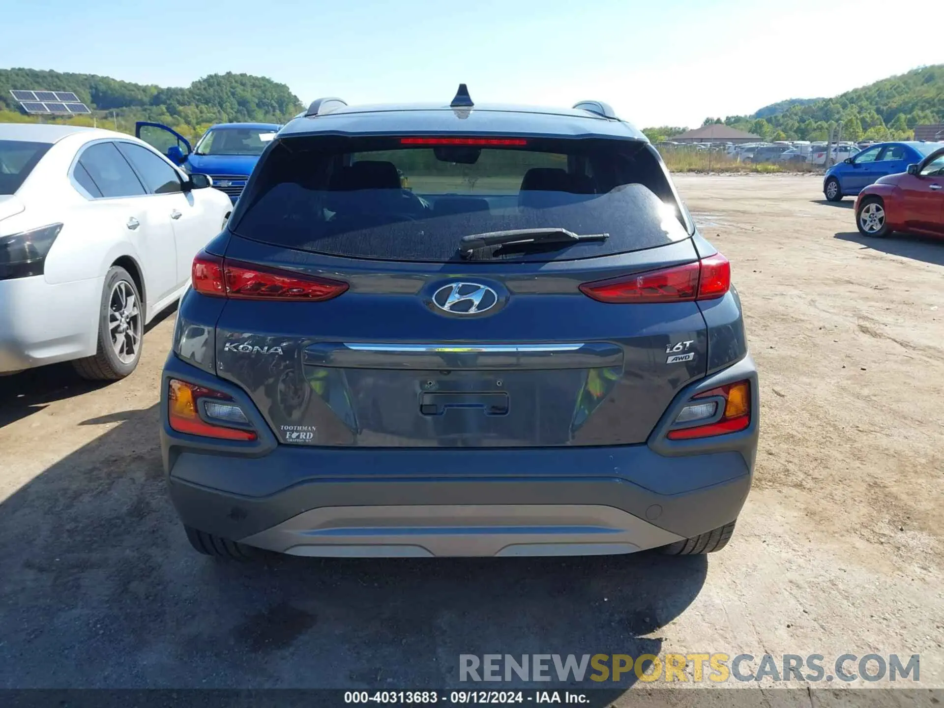 17 fotografías del automóvil dañado KM8K3CA52LU486346 HYUNDAI KONA 2020
