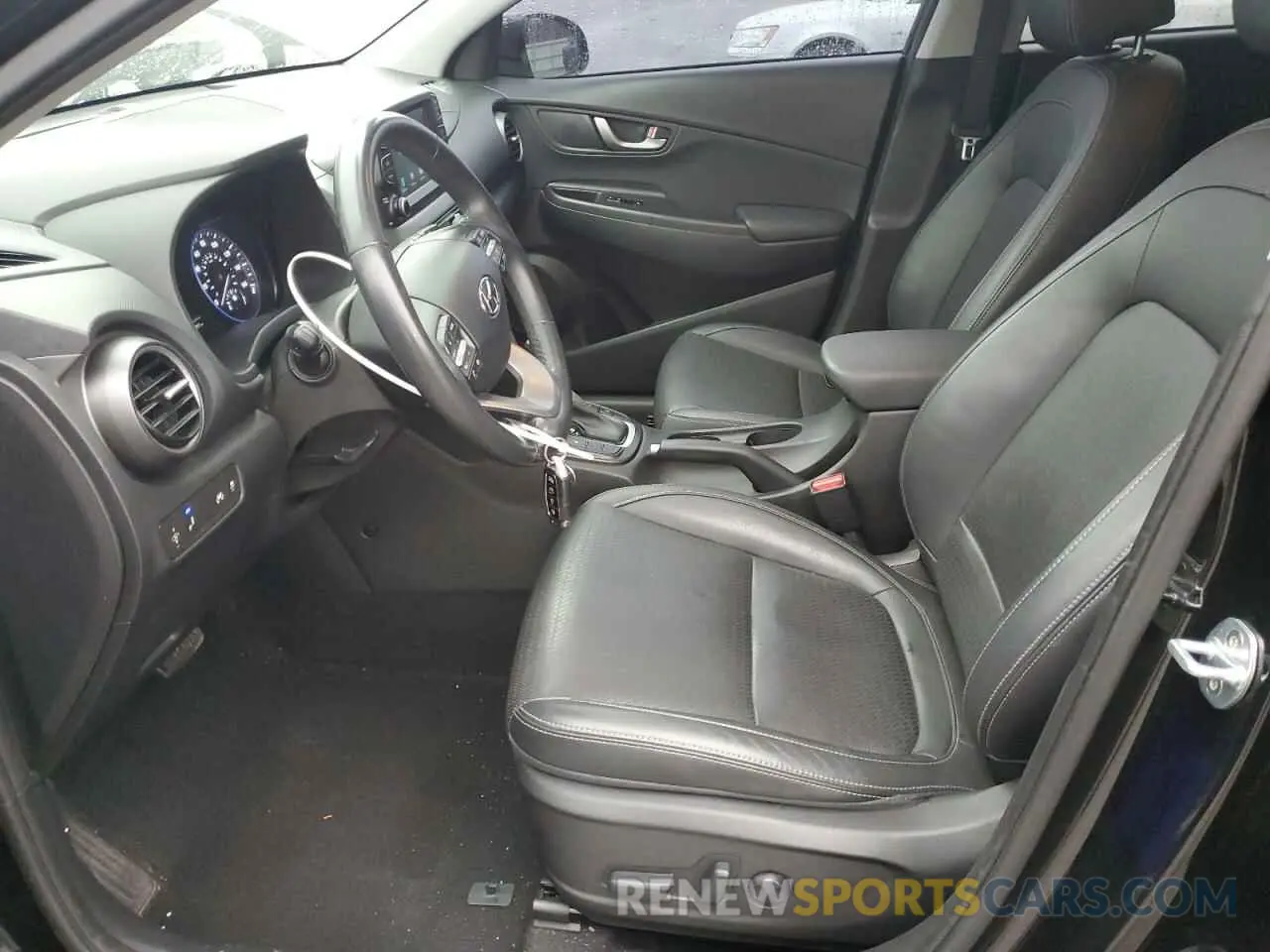 7 fotografías del automóvil dañado KM8K3CA53LU453243 HYUNDAI KONA 2020