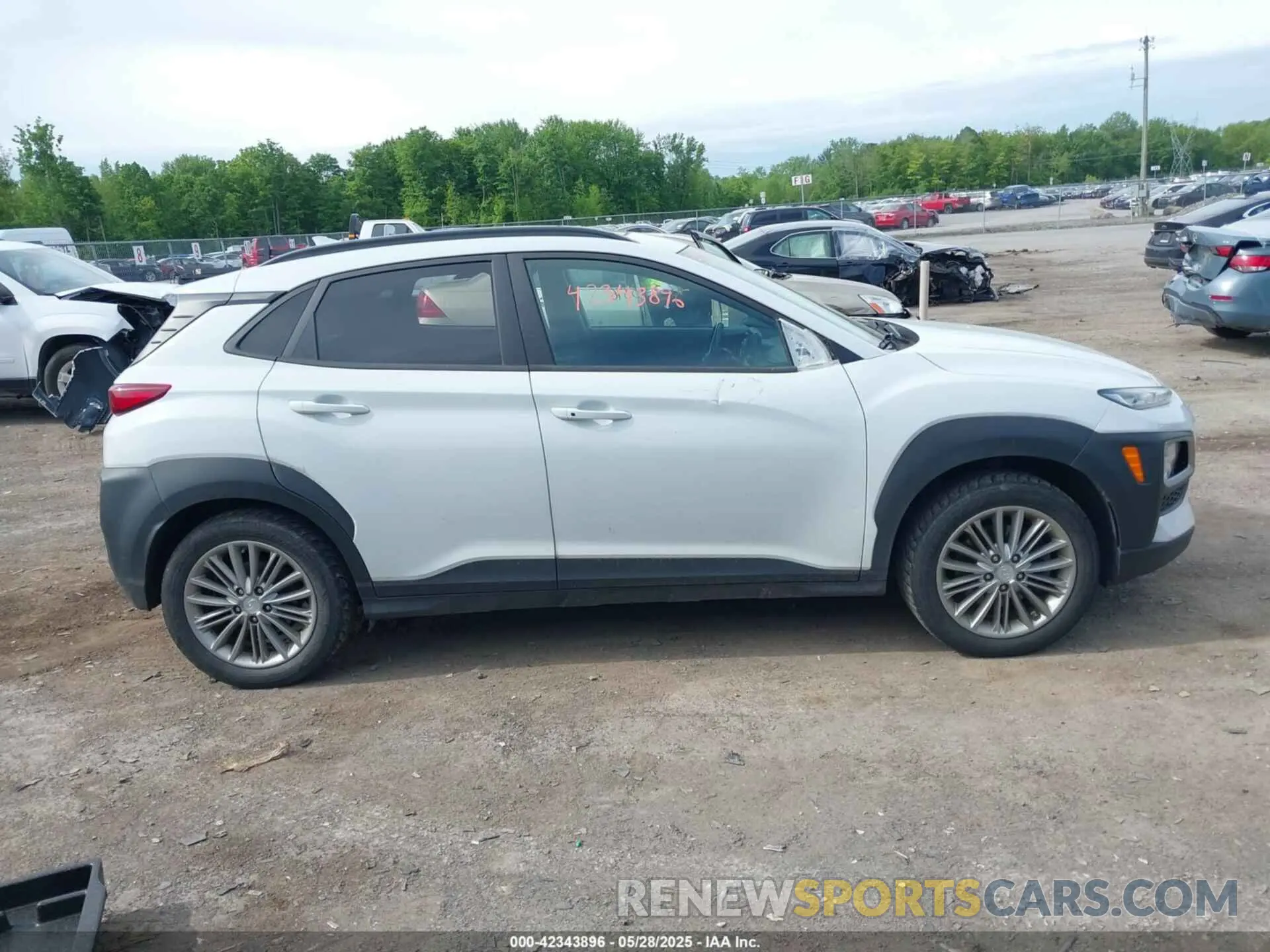 13 fotografías del automóvil dañado KM8K6CAA6LU480621 HYUNDAI KONA 2020