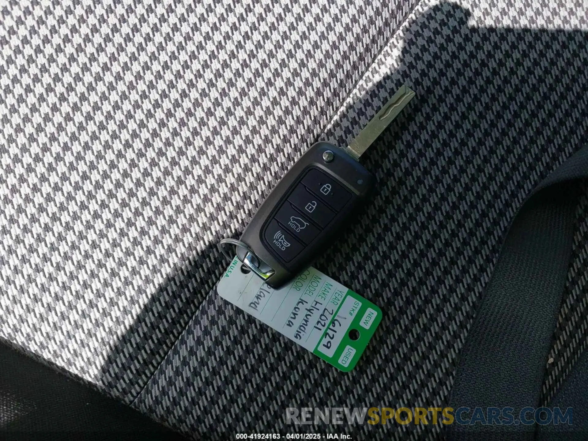 11 fotografías del automóvil dañado KM8K12AA0MU614100 HYUNDAI KONA 2021