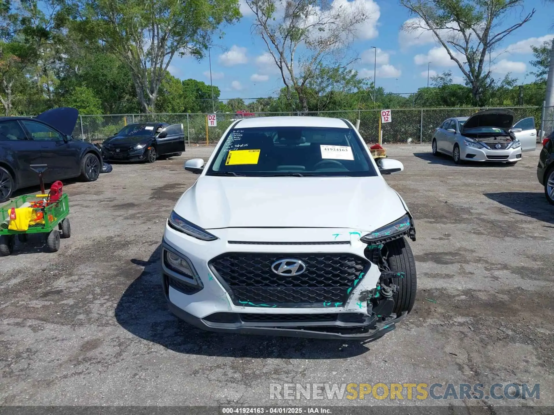 12 fotografías del automóvil dañado KM8K12AA0MU614100 HYUNDAI KONA 2021