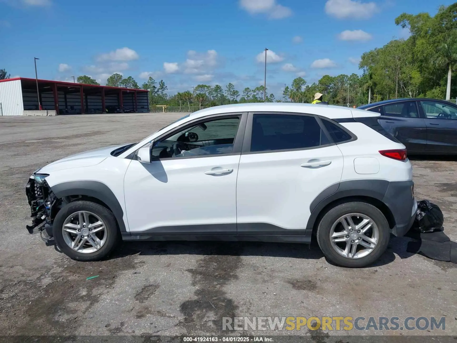 14 fotografías del automóvil dañado KM8K12AA0MU614100 HYUNDAI KONA 2021