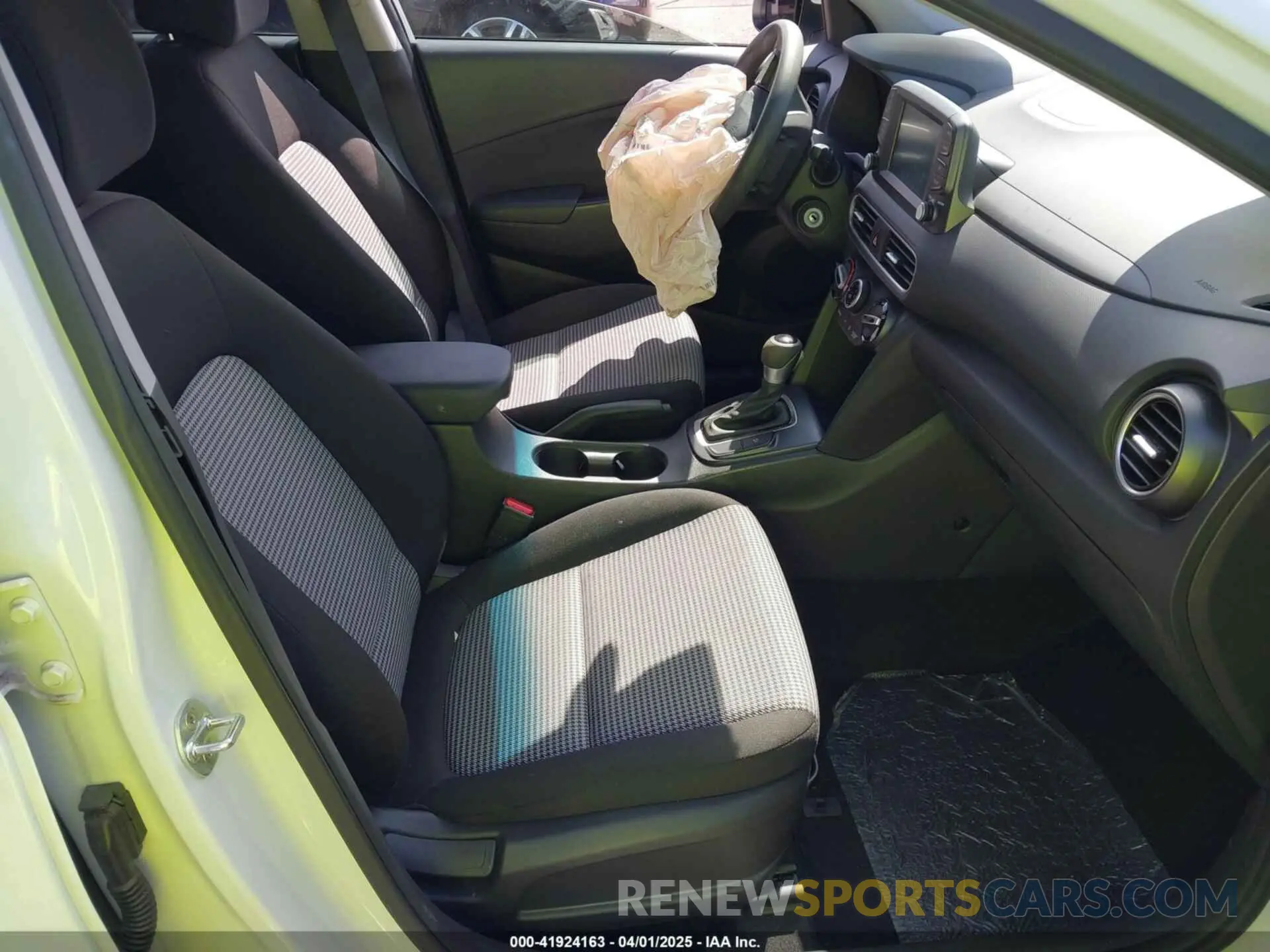 5 fotografías del automóvil dañado KM8K12AA0MU614100 HYUNDAI KONA 2021