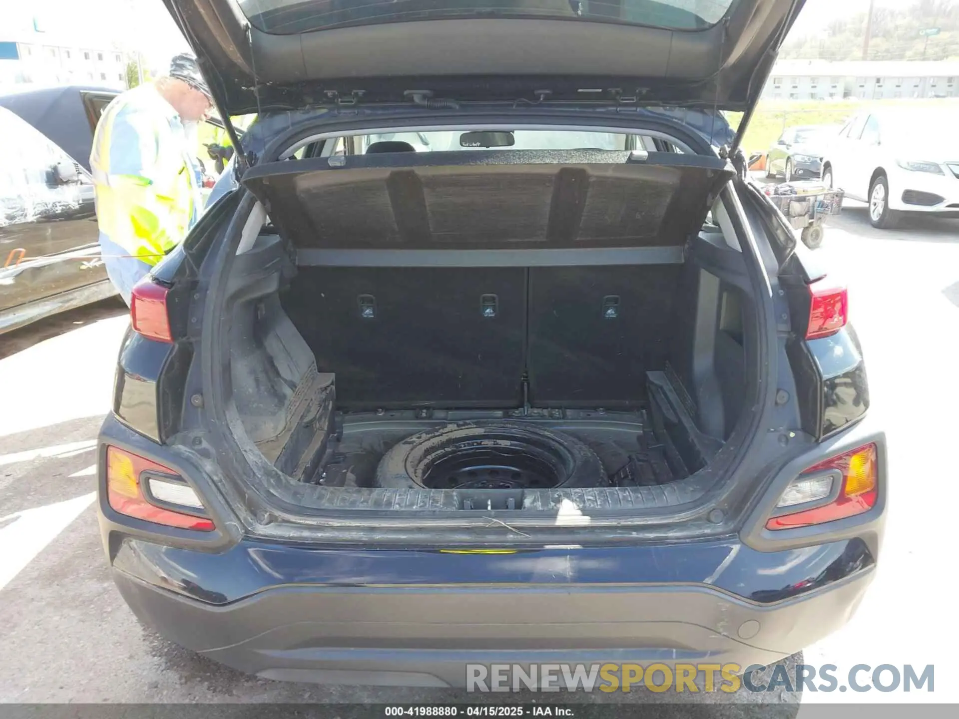 12 fotografías del automóvil dañado KM8K12AA0MU645346 HYUNDAI KONA 2021