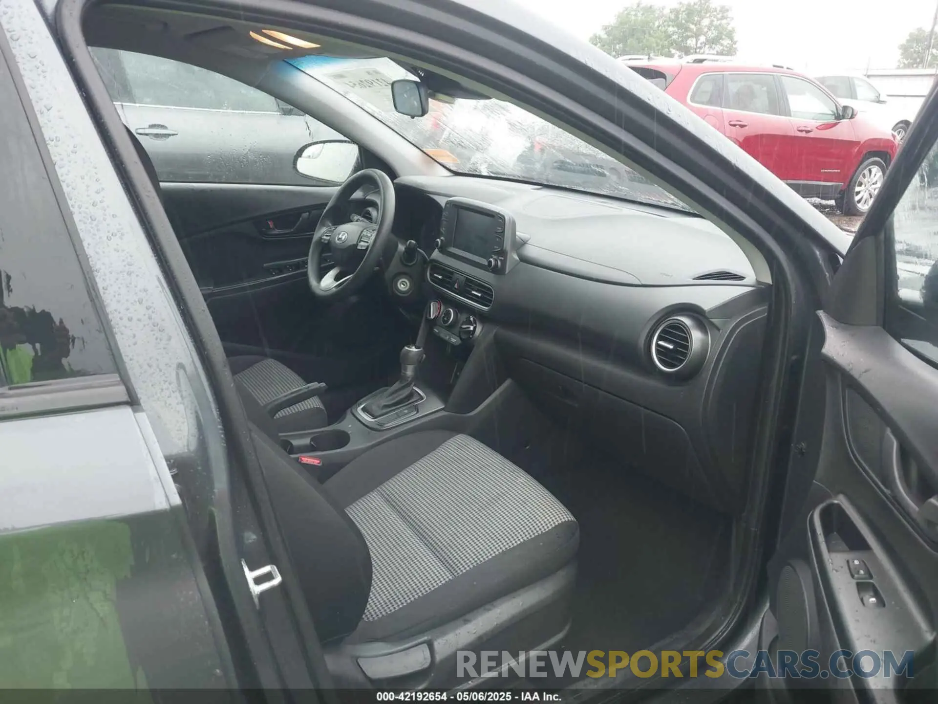 5 fotografías del automóvil dañado KM8K12AA2MU612414 HYUNDAI KONA 2021