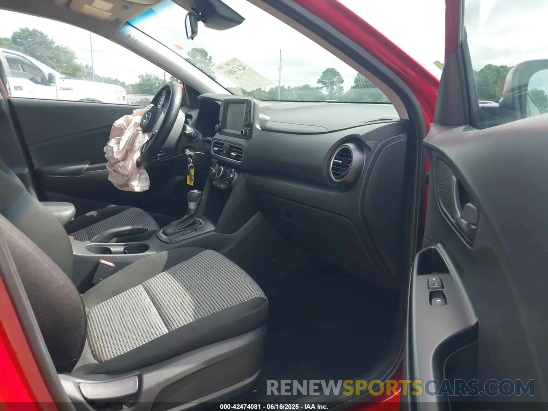 5 fotografías del automóvil dañado KM8K12AA2MU644148 HYUNDAI KONA 2021