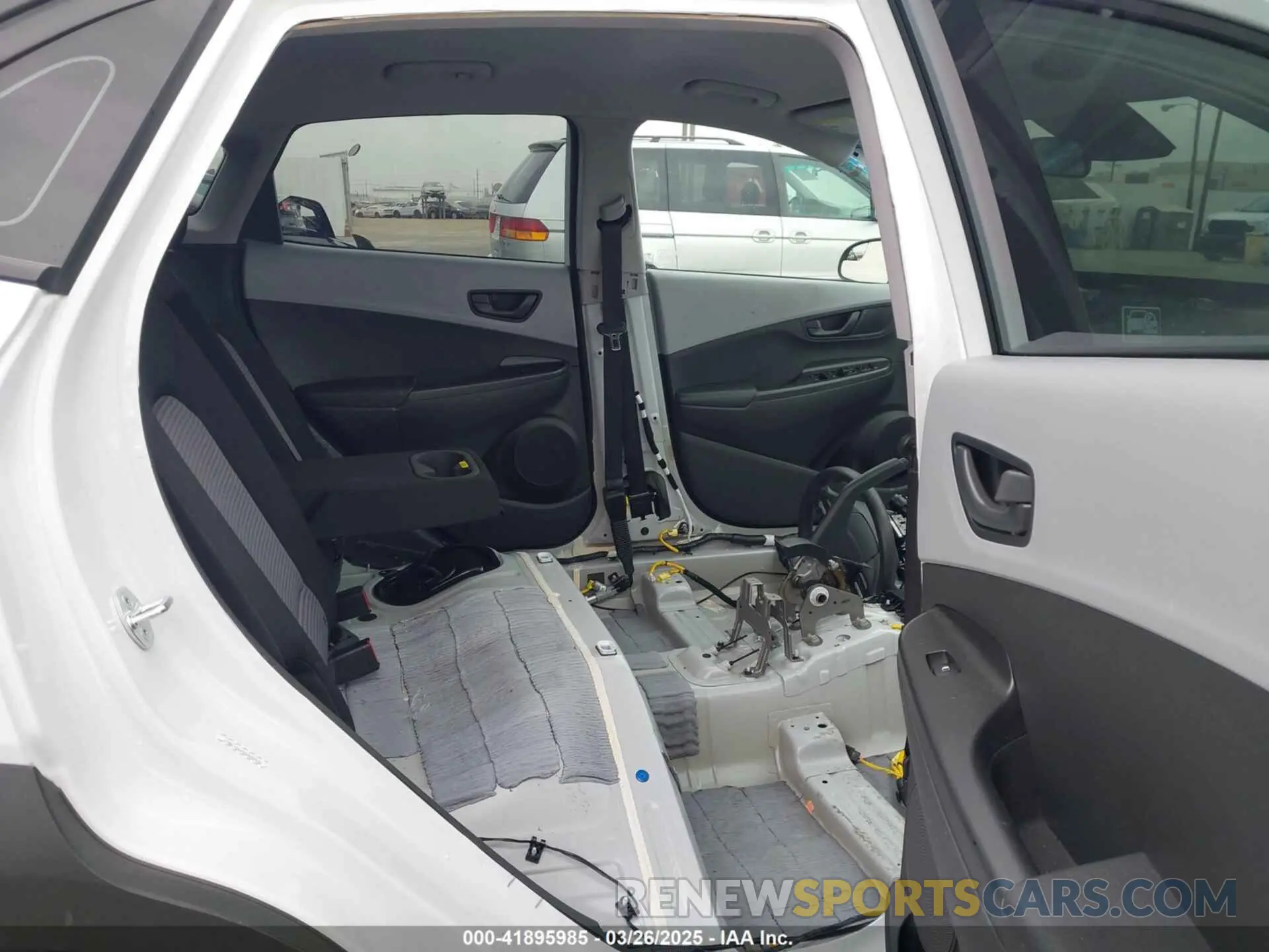 8 fotografías del automóvil dañado KM8K12AA3MU692533 HYUNDAI KONA 2021
