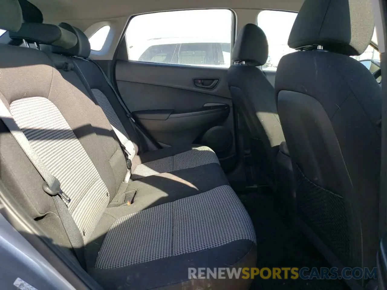 10 fotografías del automóvil dañado KM8K1CAA3MU657559 HYUNDAI KONA 2021