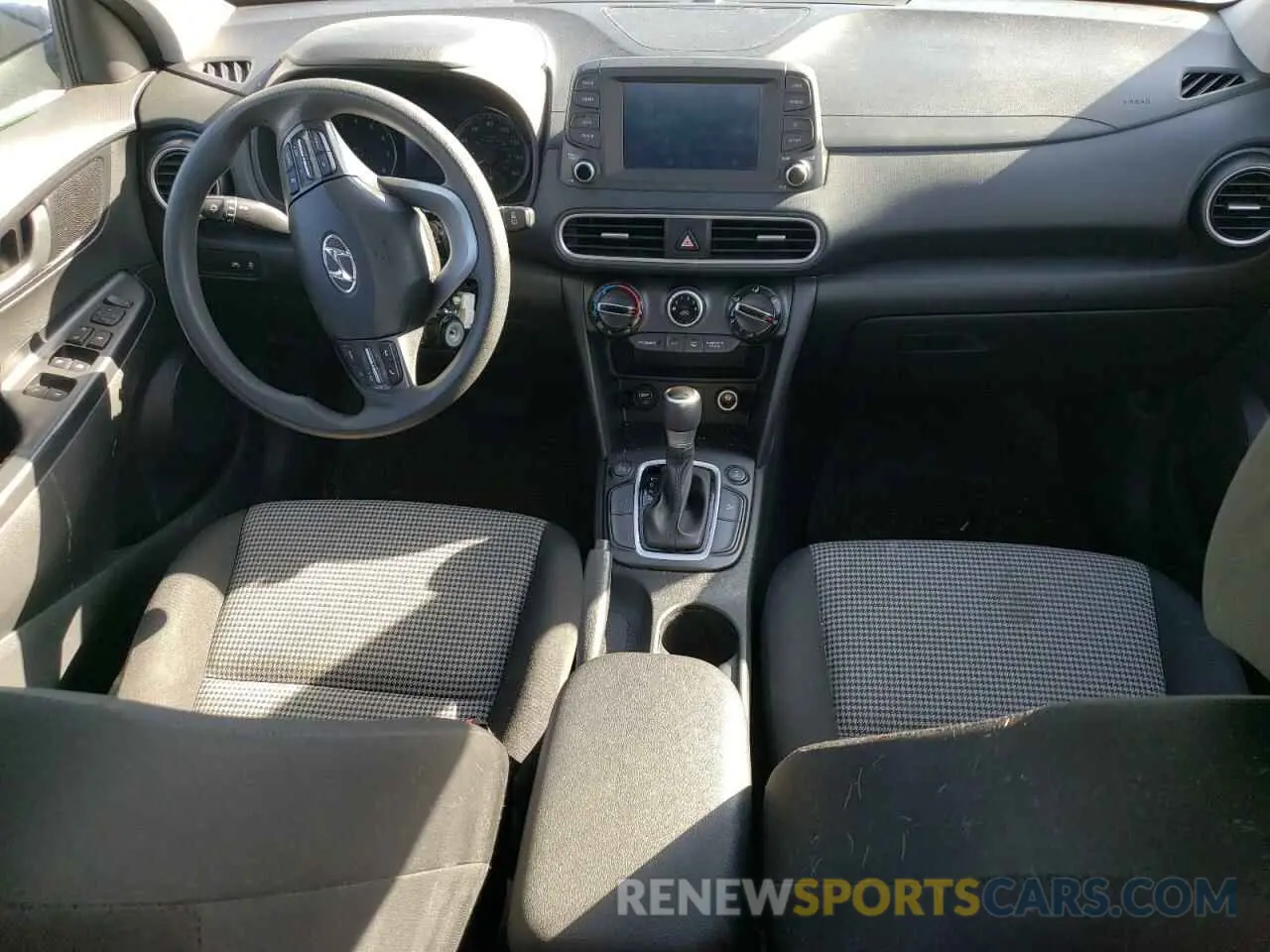 8 fotografías del automóvil dañado KM8K1CAA3MU657559 HYUNDAI KONA 2021