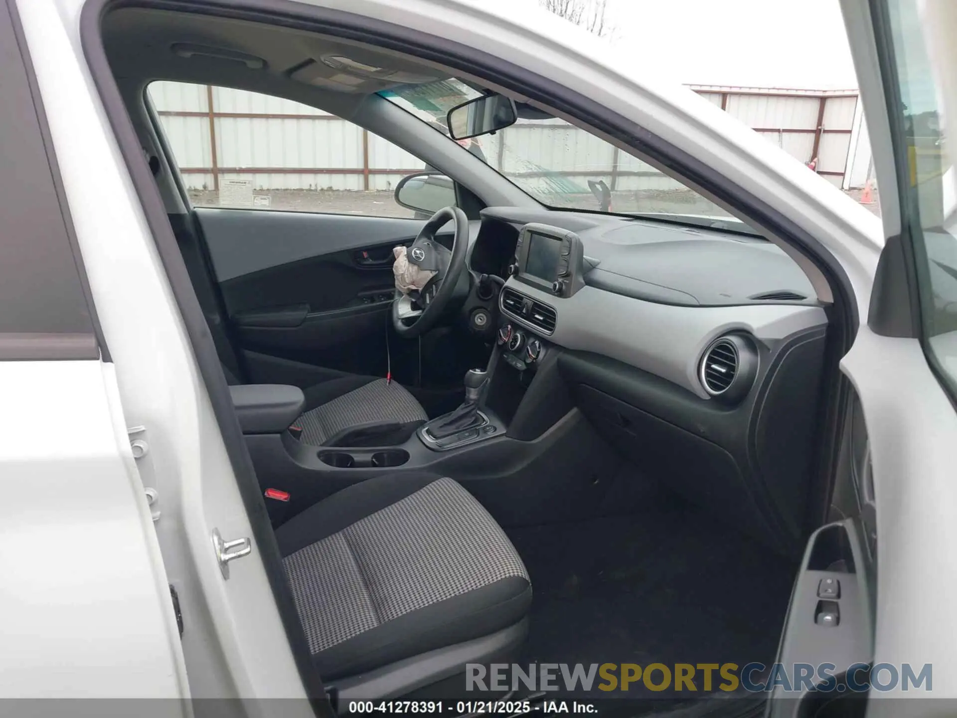 5 fotografías del automóvil dañado KM8K1CAA8MU691948 HYUNDAI KONA 2021