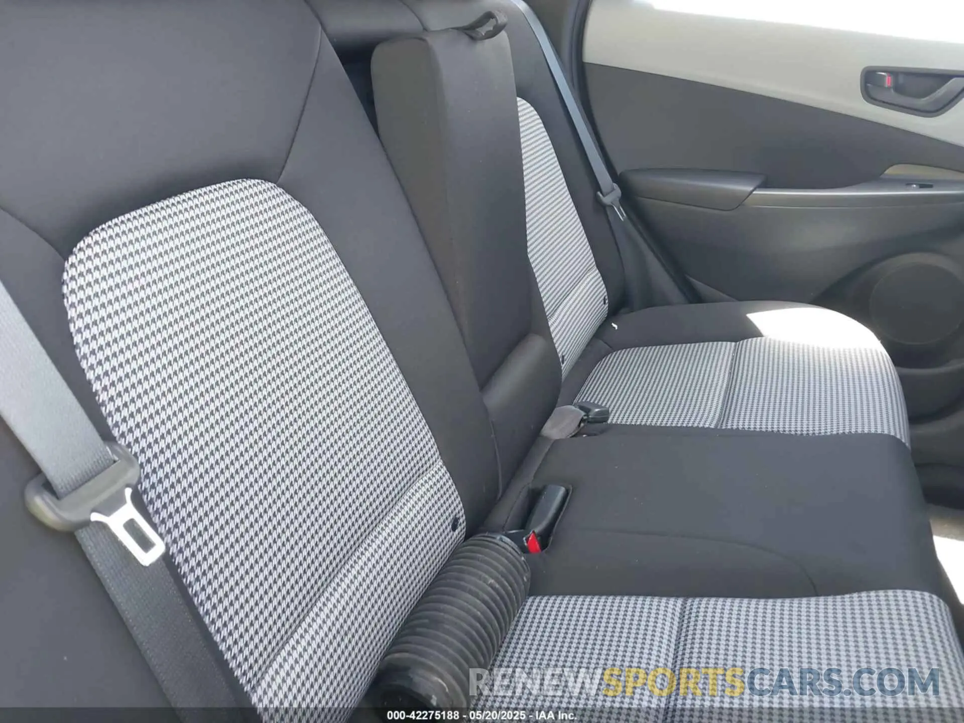 8 fotografías del automóvil dañado KM8K1CAA9MU723192 HYUNDAI KONA 2021