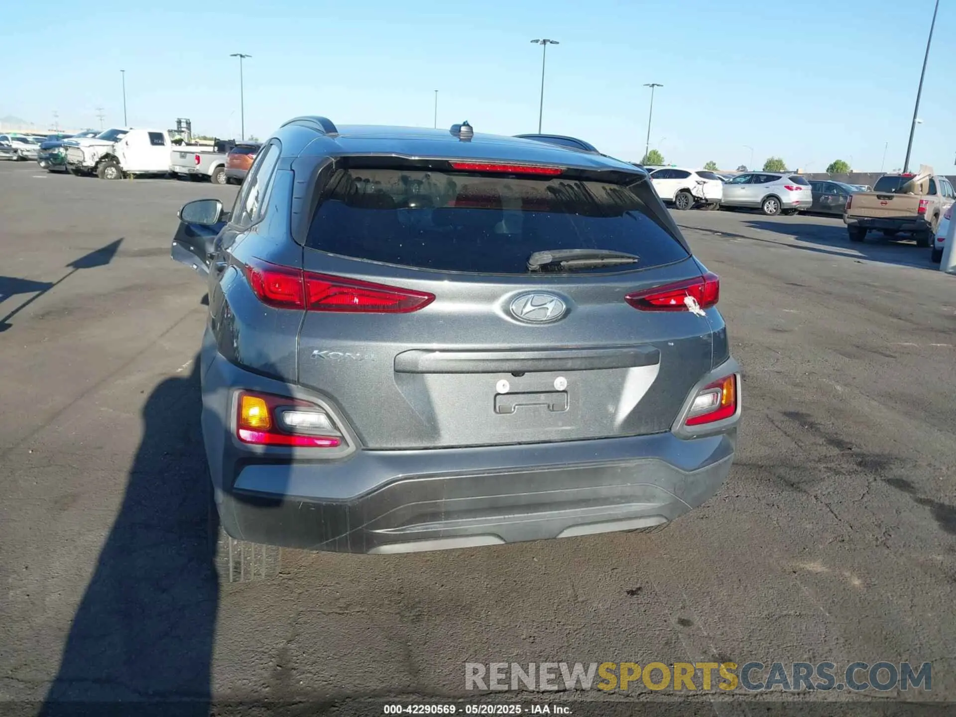 16 fotografías del automóvil dañado KM8K22AA8MU709713 HYUNDAI KONA 2021