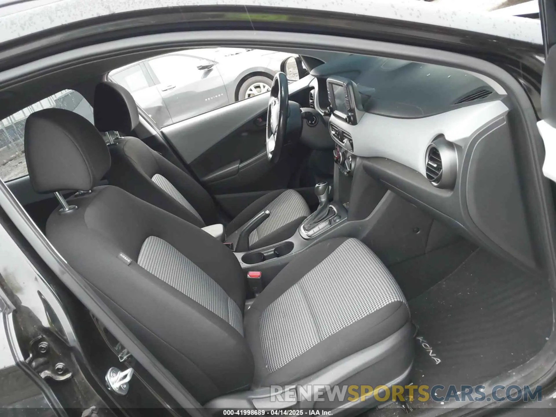 5 fotografías del automóvil dañado KM8K2CAA8MU614249 HYUNDAI KONA 2021
