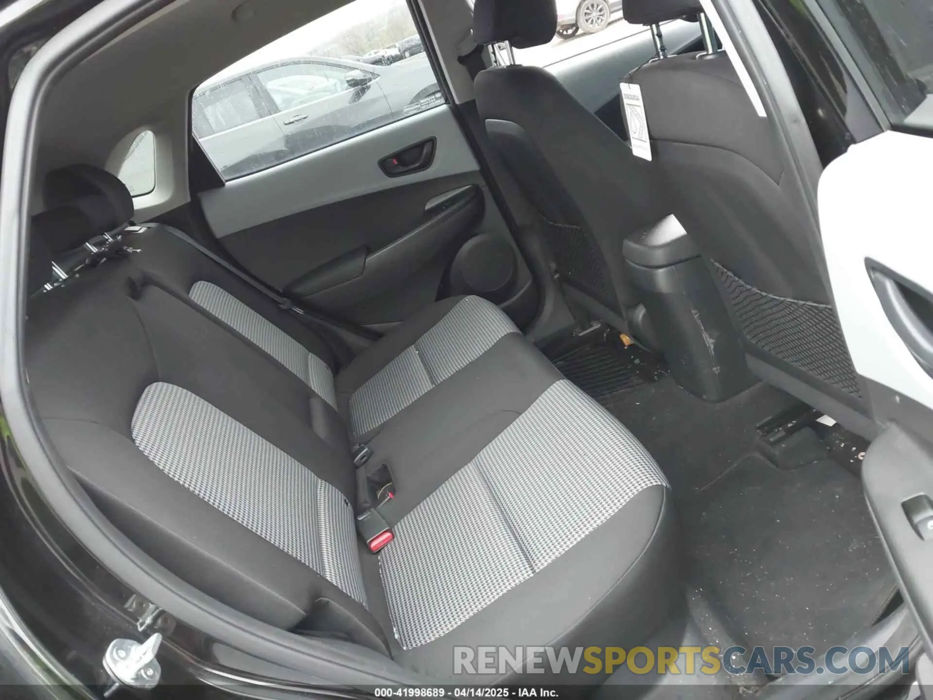 8 fotografías del automóvil dañado KM8K2CAA8MU614249 HYUNDAI KONA 2021