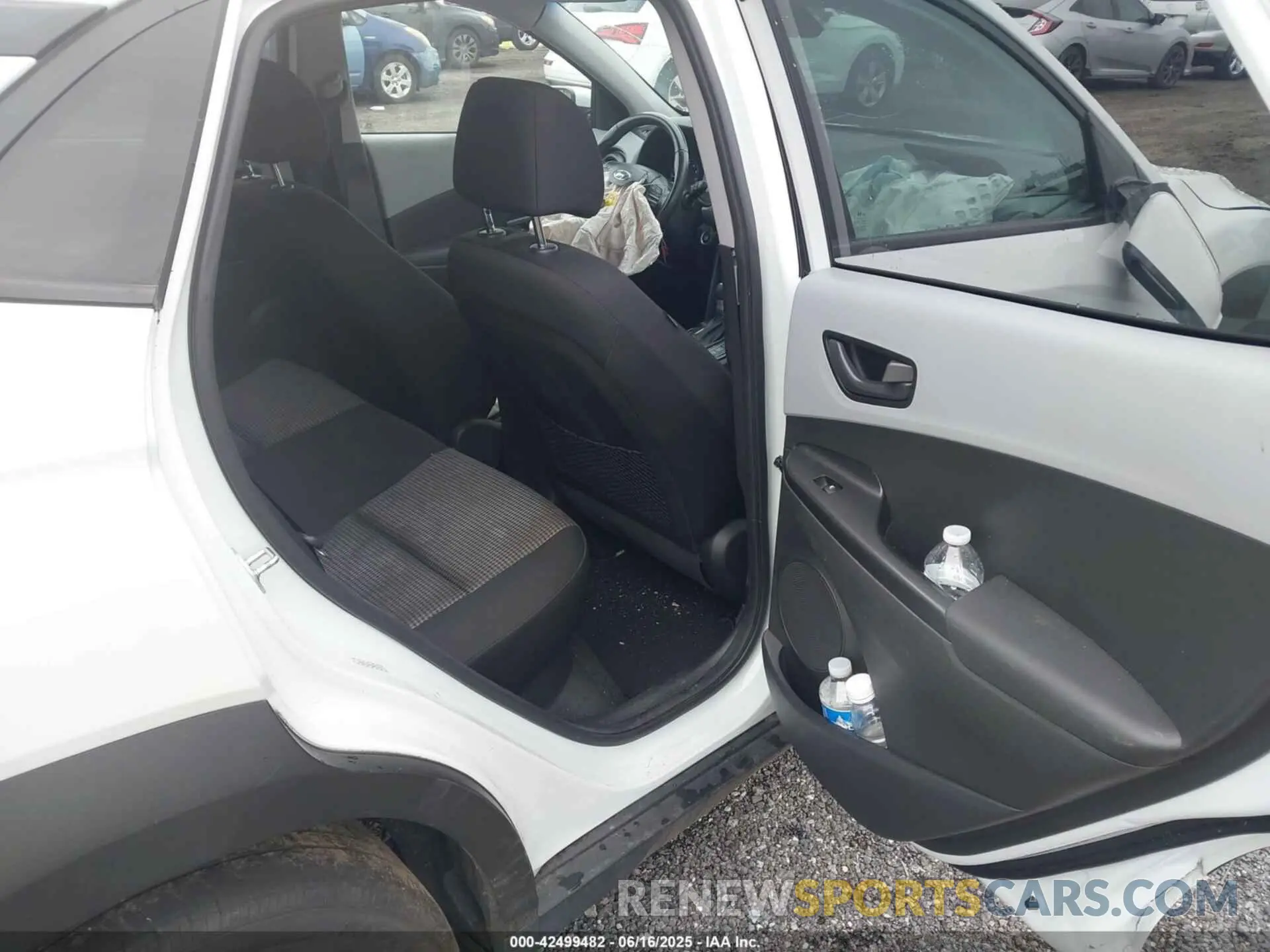 8 fotografías del automóvil dañado KM8K2CAA8MU677481 HYUNDAI KONA 2021