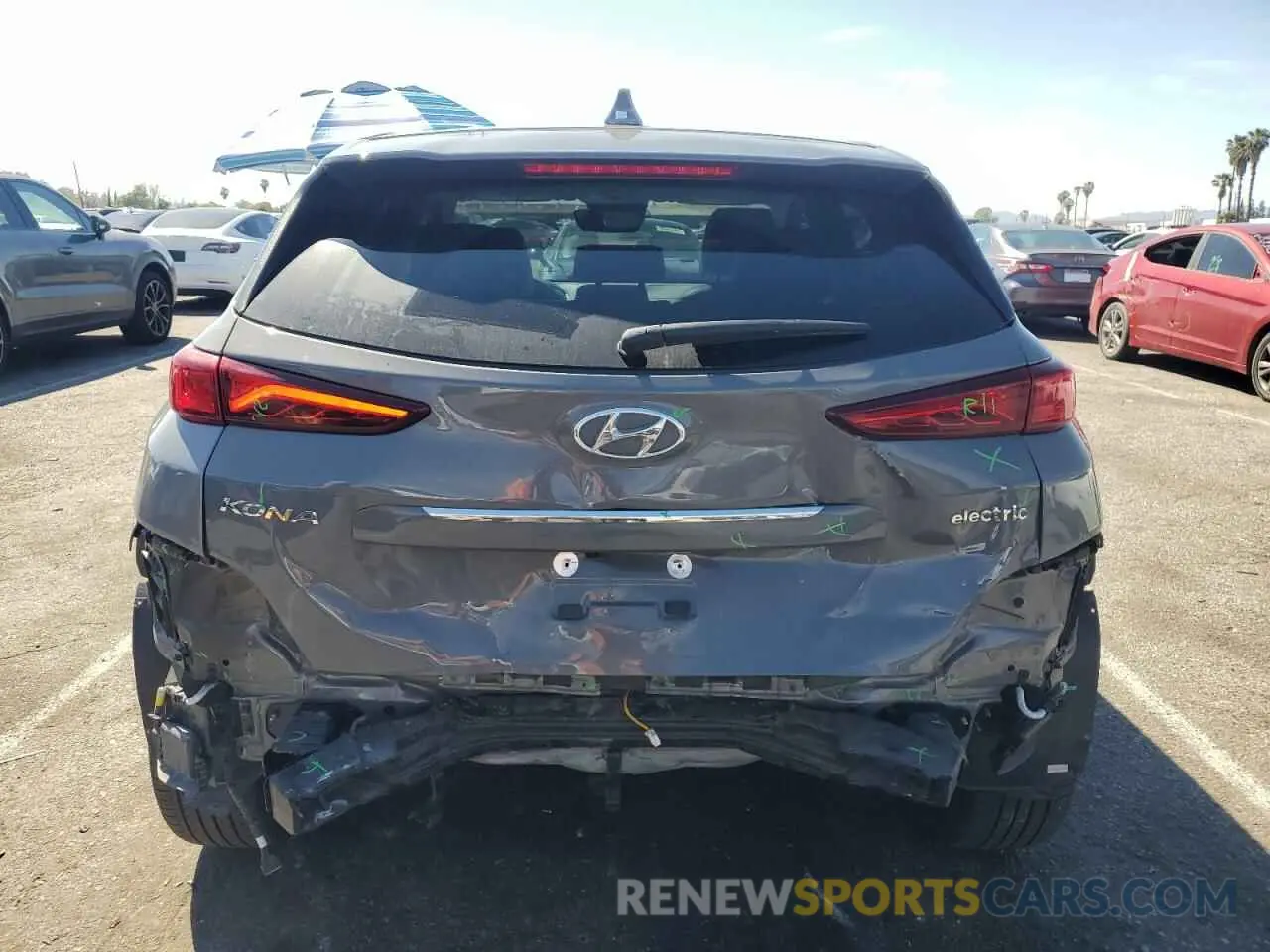 6 fotografías del automóvil dañado KM8K33AG7MU132552 HYUNDAI KONA 2021