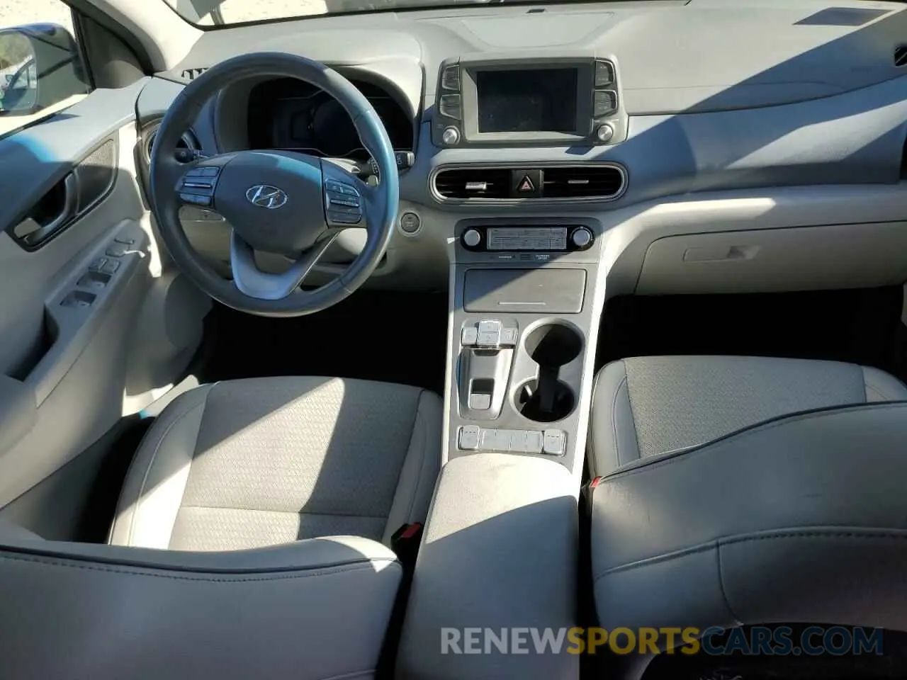 8 fotografías del automóvil dañado KM8K33AG7MU132583 HYUNDAI KONA 2021