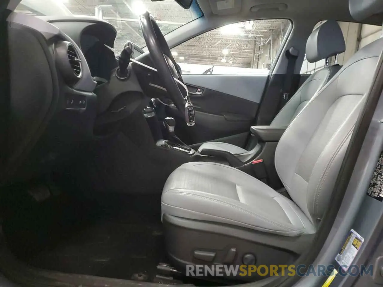 7 fotografías del automóvil dañado KM8K3CA50MU612642 HYUNDAI KONA 2021