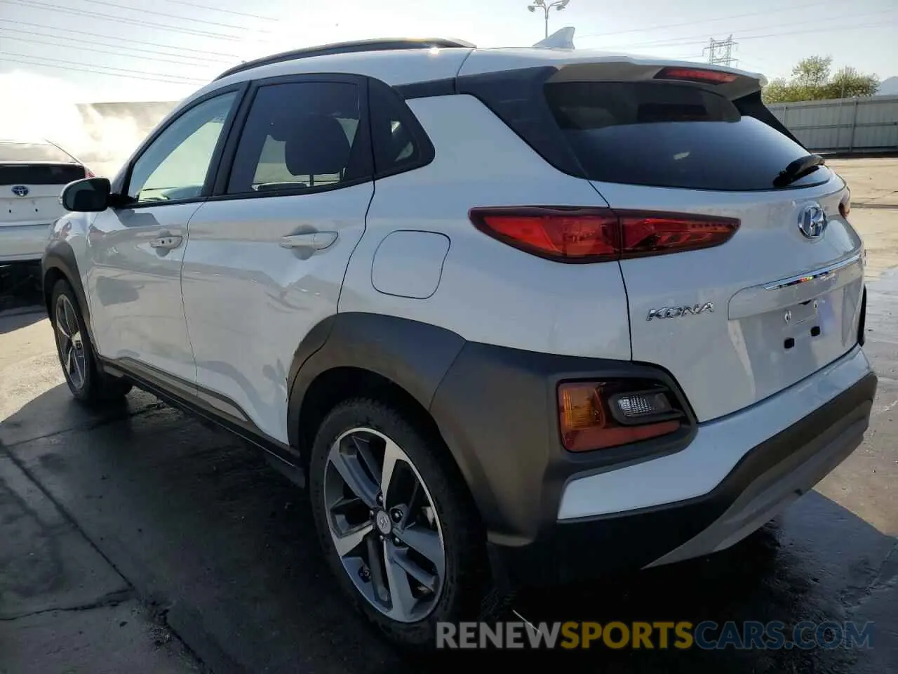 2 fotografías del automóvil dañado KM8K3CA51MU630521 HYUNDAI KONA 2021