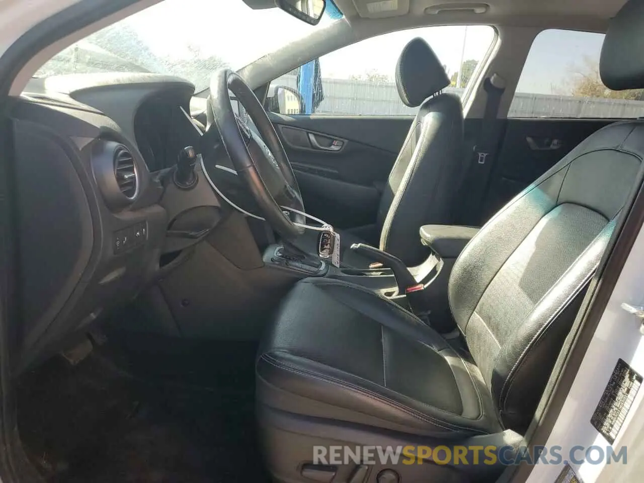 7 fotografías del automóvil dañado KM8K3CA51MU630521 HYUNDAI KONA 2021