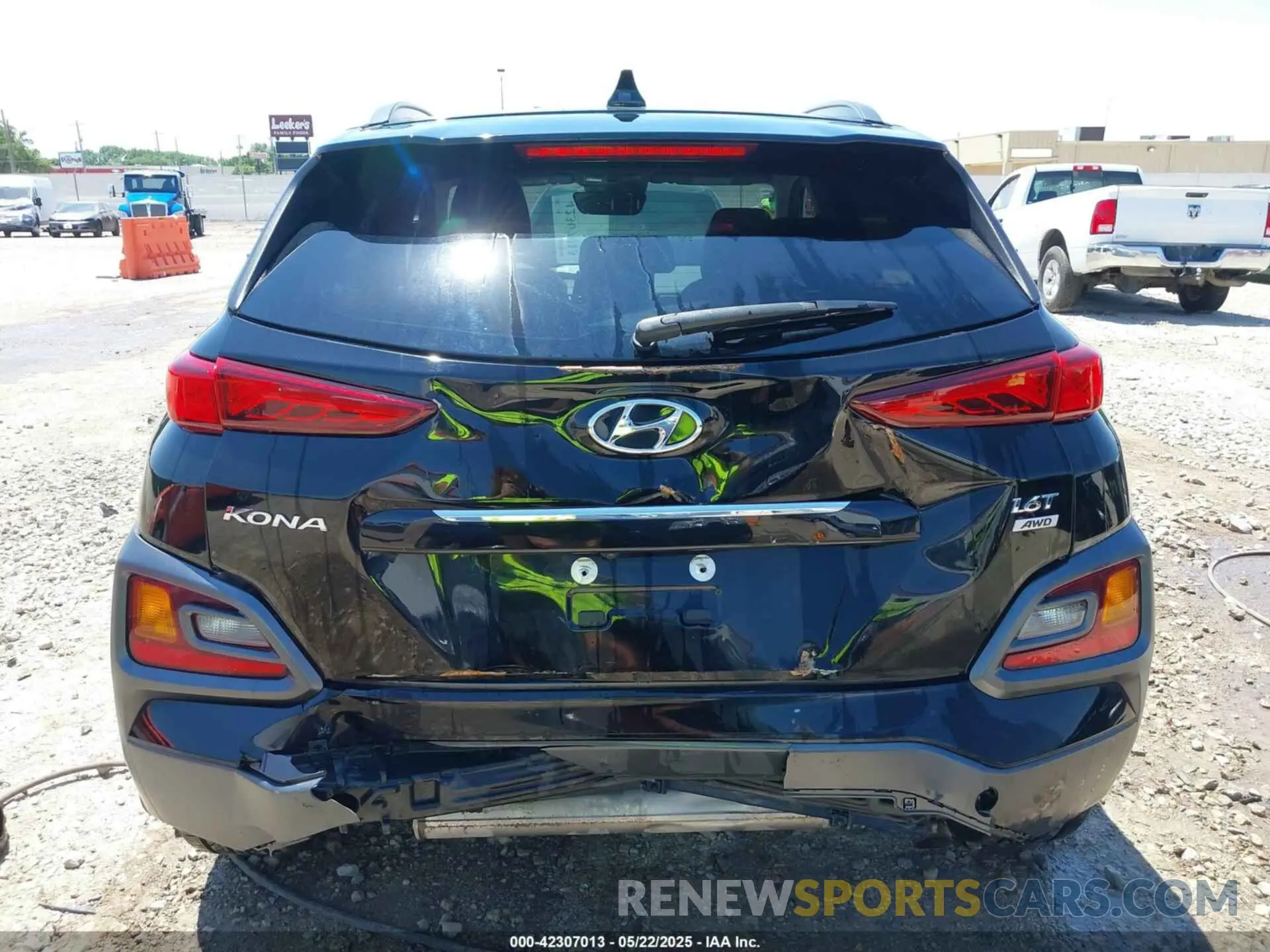 16 fotografías del automóvil dañado KM8K3CA52MU667416 HYUNDAI KONA 2021